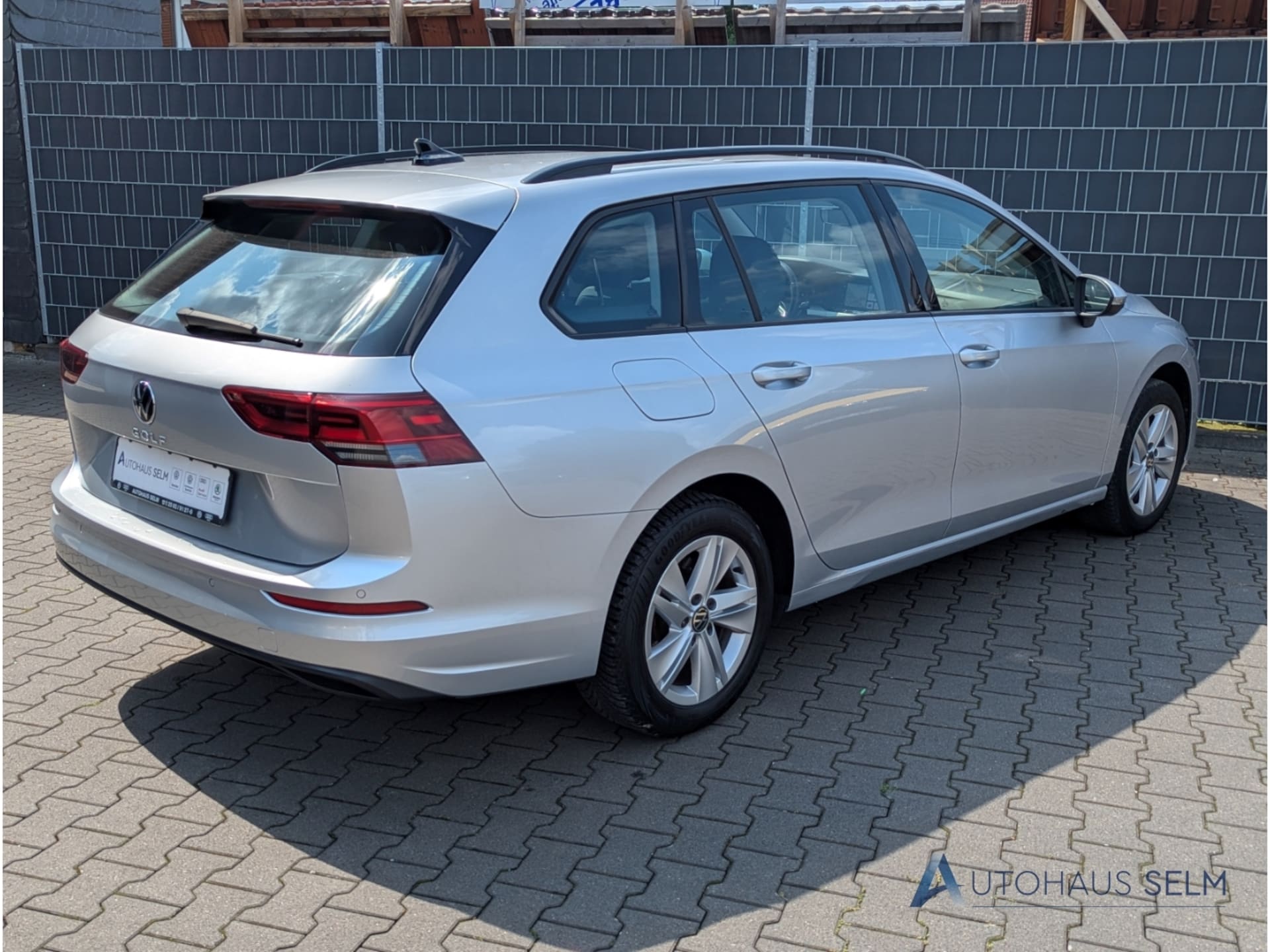 Volkswagen Golf Variant Life