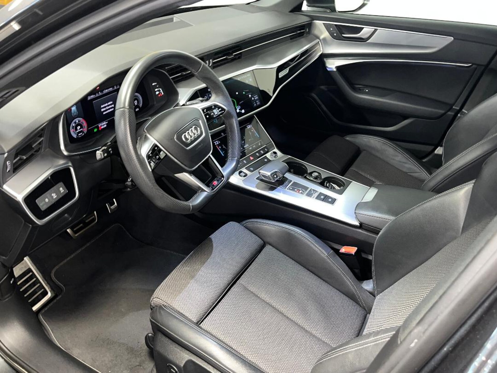 Audi A6 Avant S line