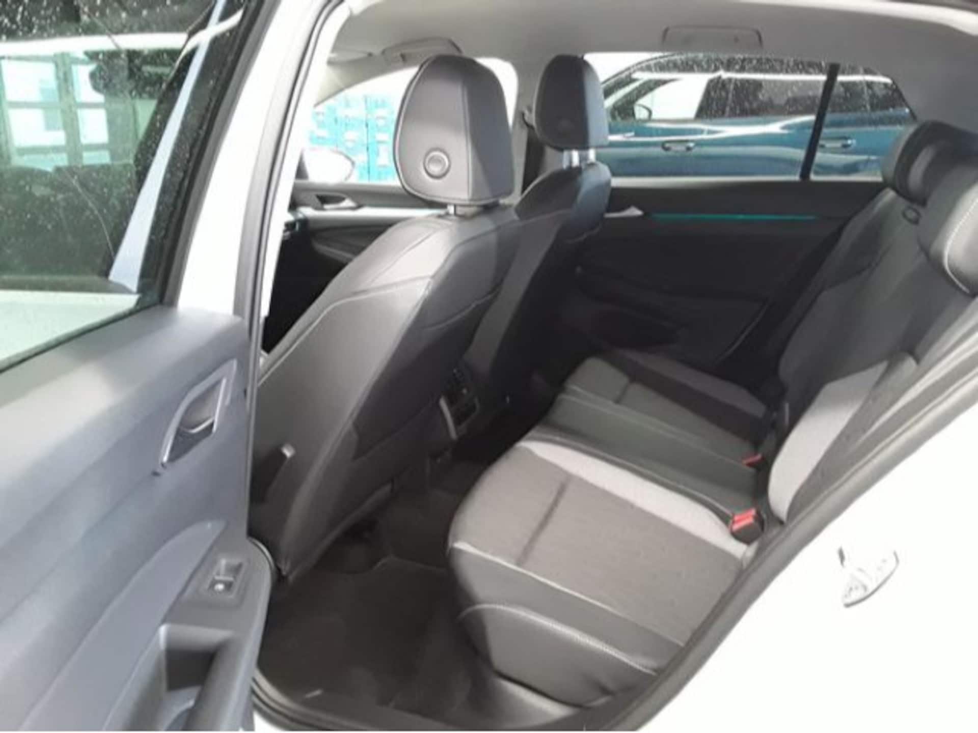 Volkswagen Golf Life