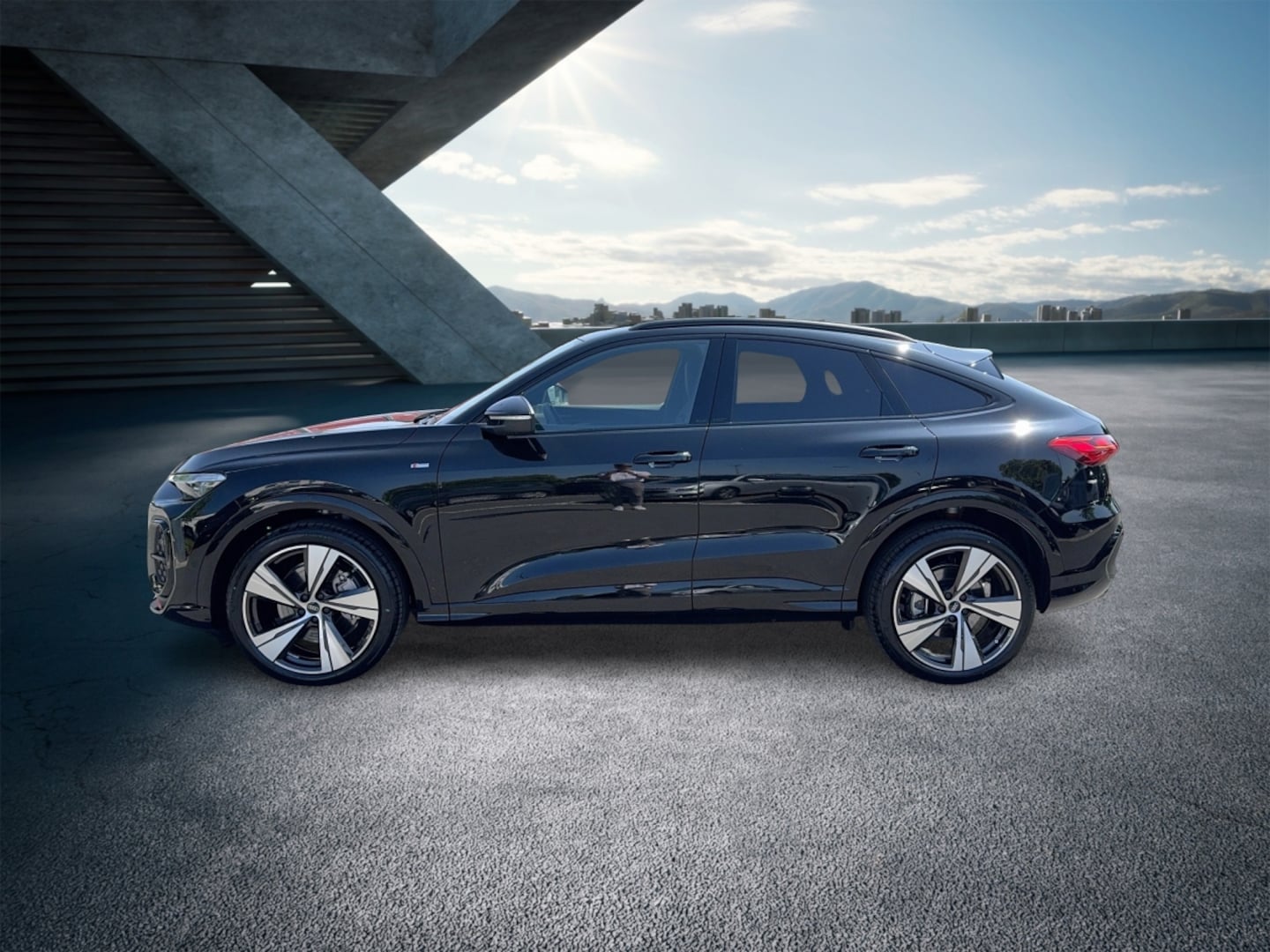 Bild über Audi Q5 Sportback TDI quattro 150 kW S tronic - für weitere Informationen kontaktieren Sie den Audi Partner