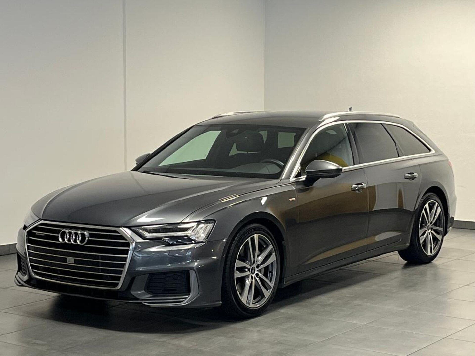 Audi A6 Avant S line
