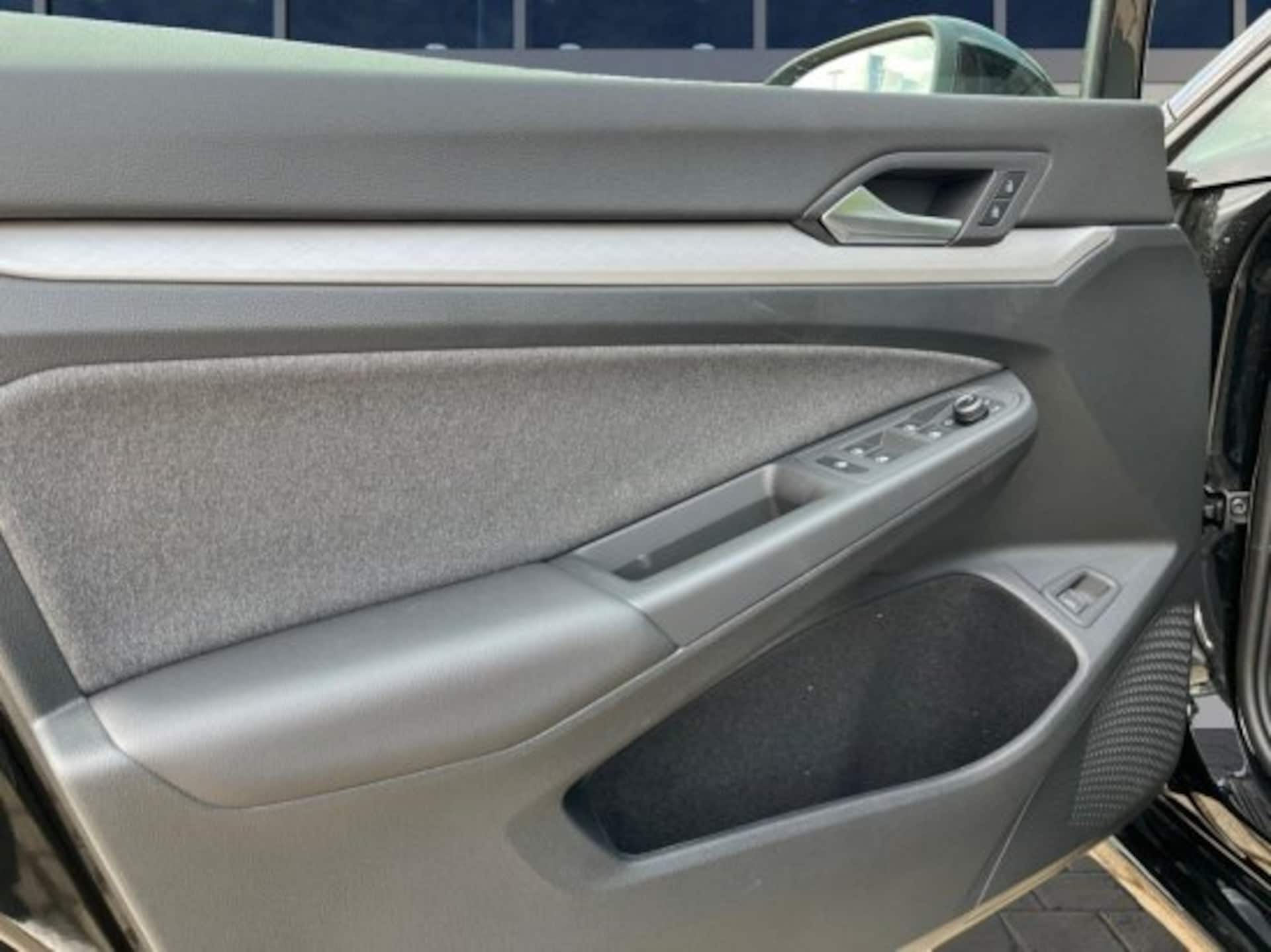 Volkswagen Golf Variant Life