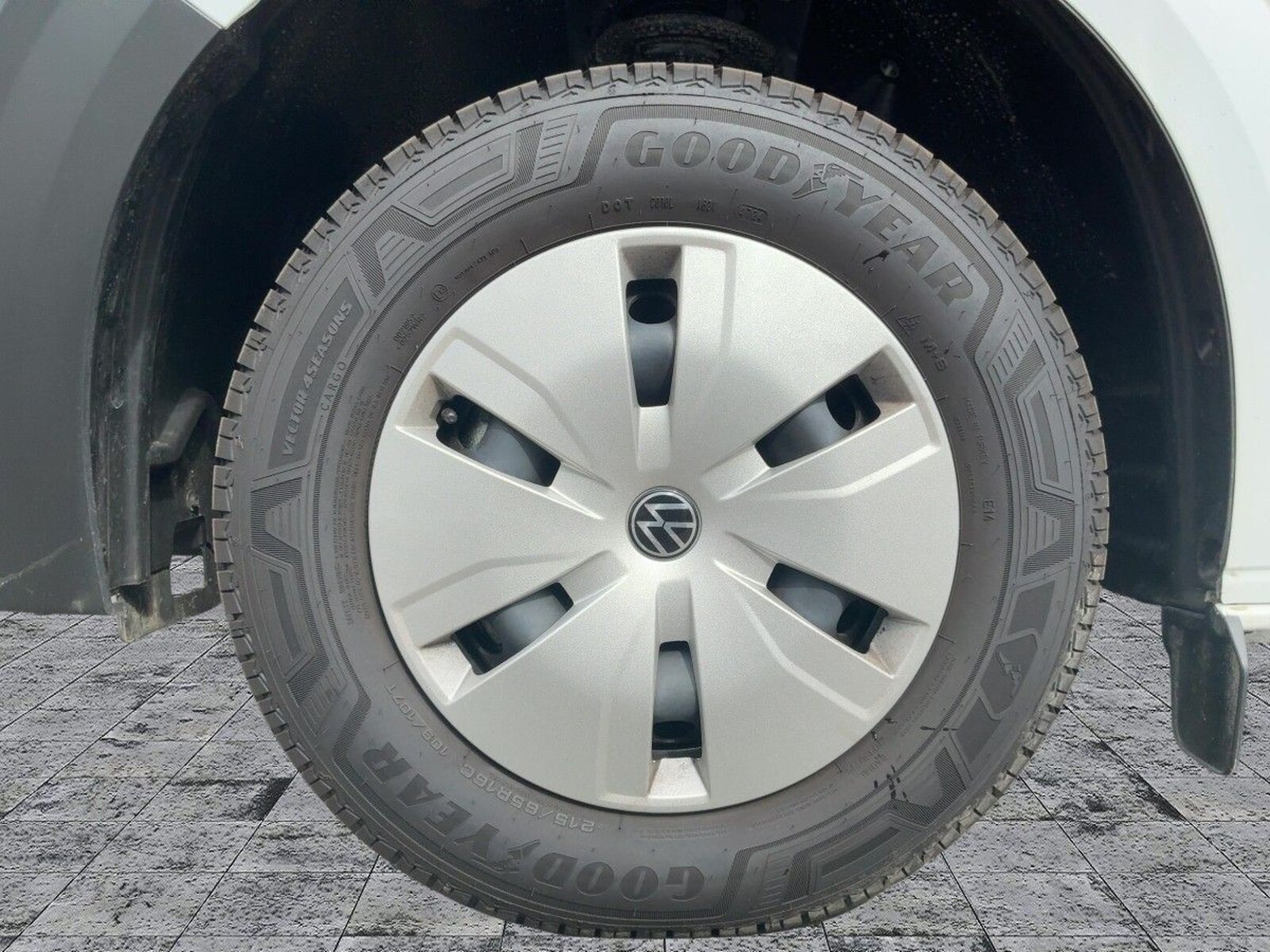 Volkswagen Transporter Kasten kurzer Radstand – Bild 8
