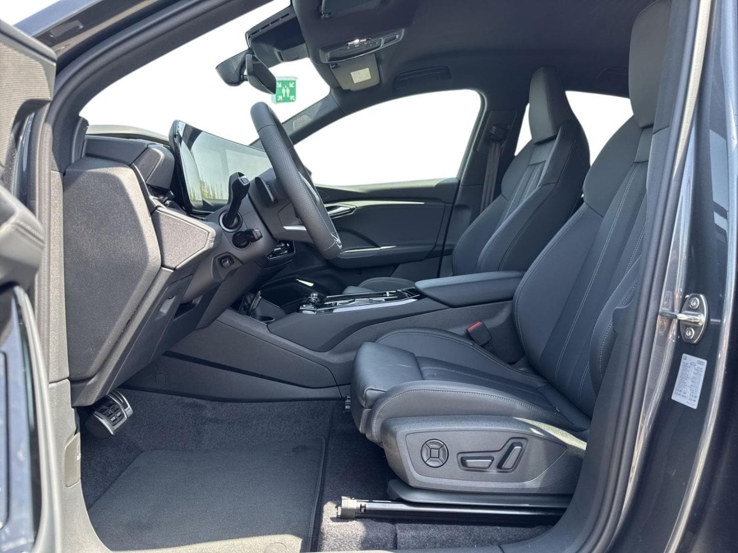 Bild über Audi Q6 Sportback e-tron S line business e-tron quattro 315 kW - für weitere Informationen kontaktieren Sie den Audi Partner