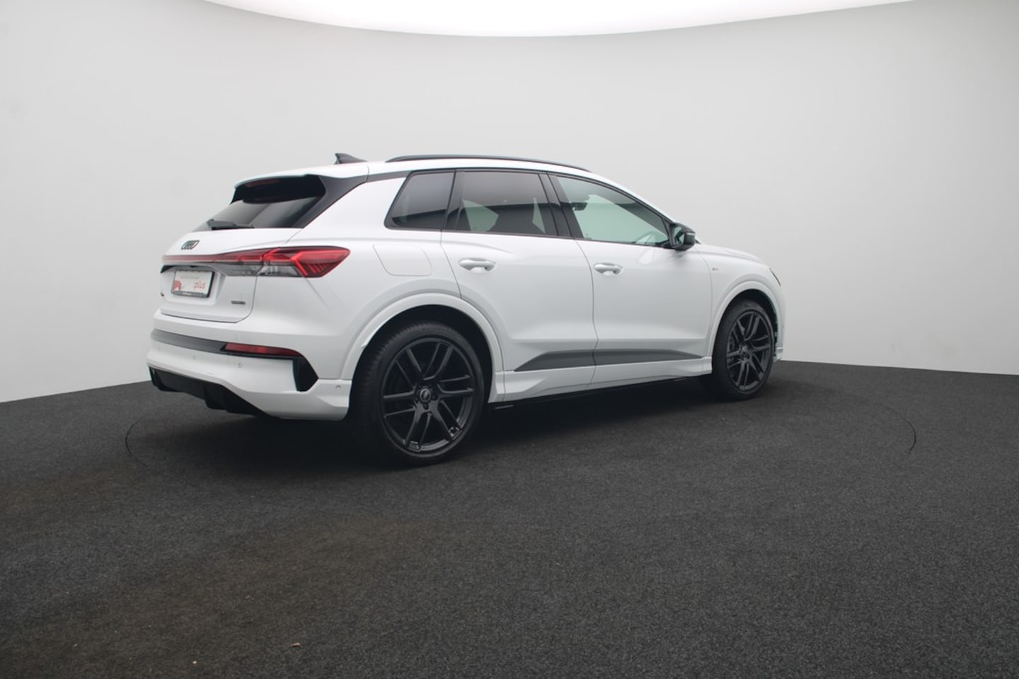 Bild über Audi Q4 SUV e-tron e-tron quattro 220 kW - für weitere Informationen kontaktieren Sie den Audi Partner