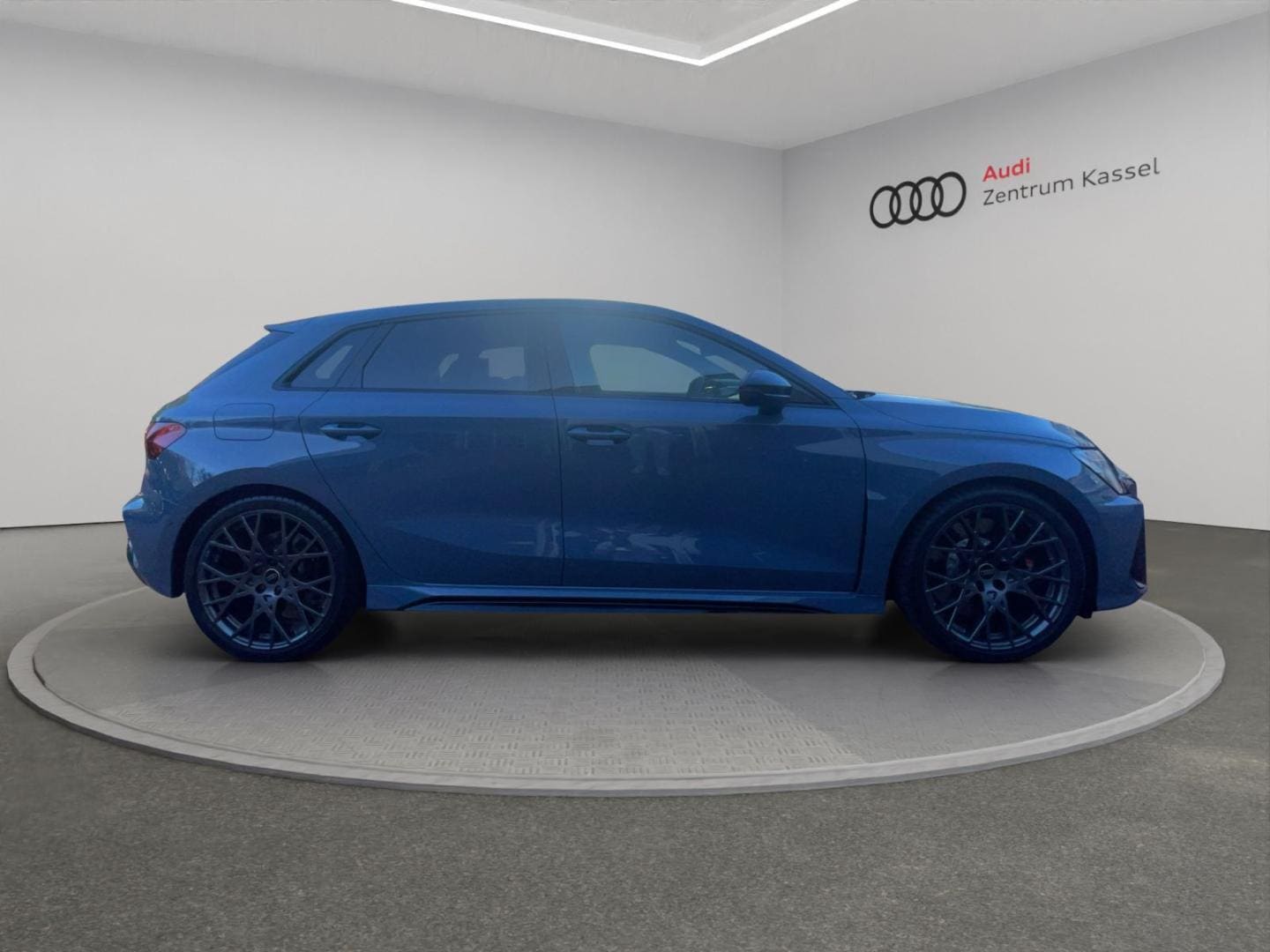 Bild über Audi RS 3 Sportback TFSI quattro 294 kW S tronic - für weitere Informationen kontaktieren Sie den Audi Partner