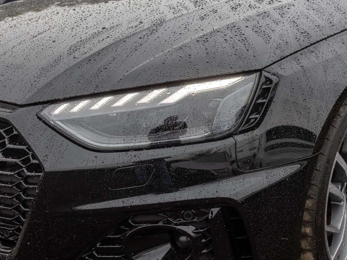 Bild über Audi RS 4 Avant TFSI quattro tiptronic - für weitere Informationen kontaktieren Sie den Audi Partner