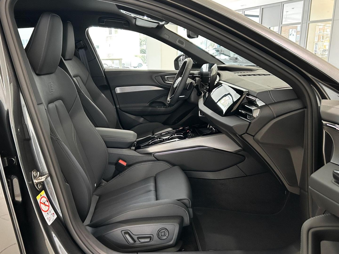 Bild über Audi A5 Avant e-hybrid e-hybrid quattro 270 kW S tronic - für weitere Informationen kontaktieren Sie den Audi Partner