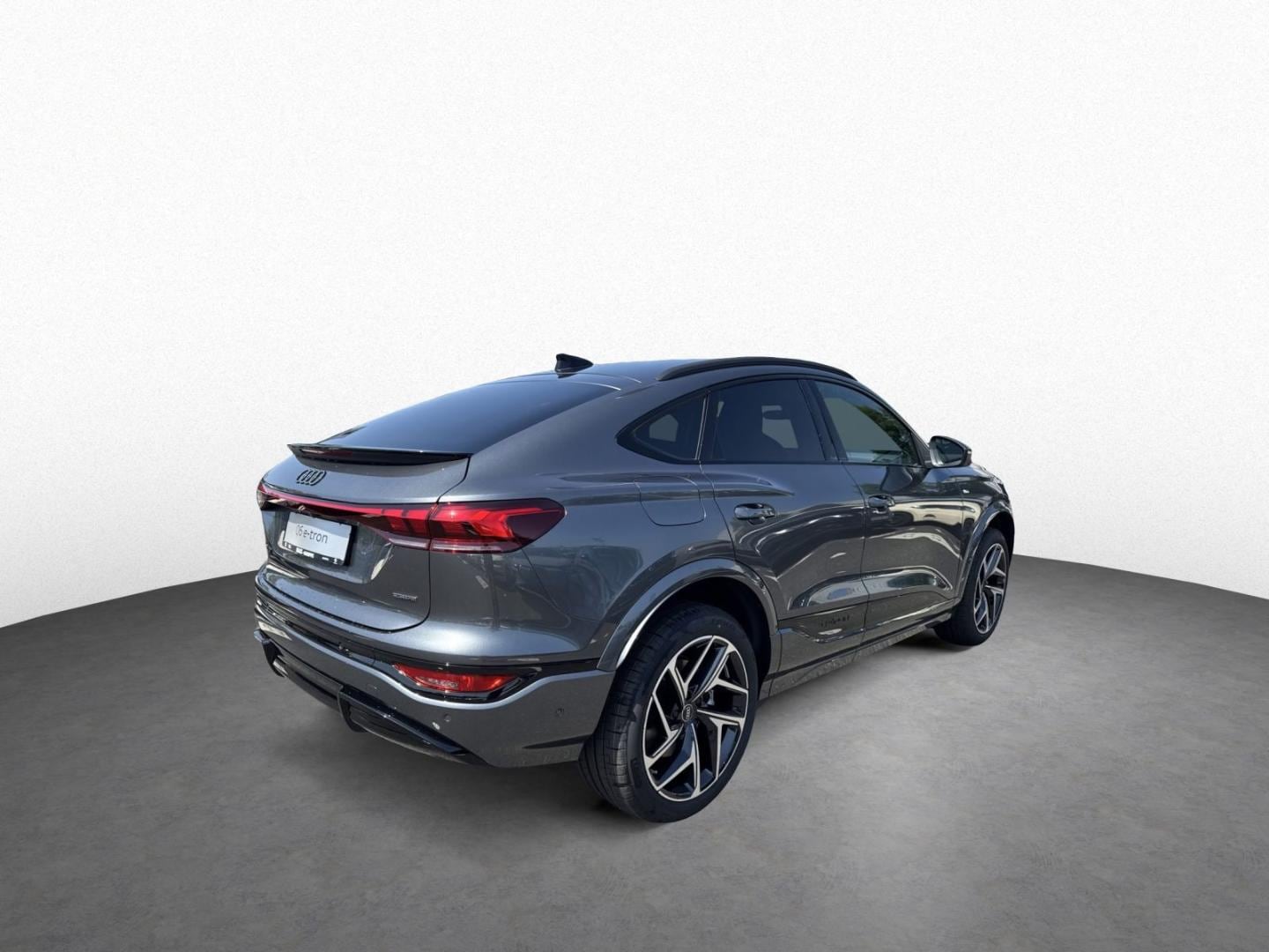 Bild über Audi Q6 Sportback e-tron S line business e-tron quattro 315 kW - für weitere Informationen kontaktieren Sie den Audi Partner