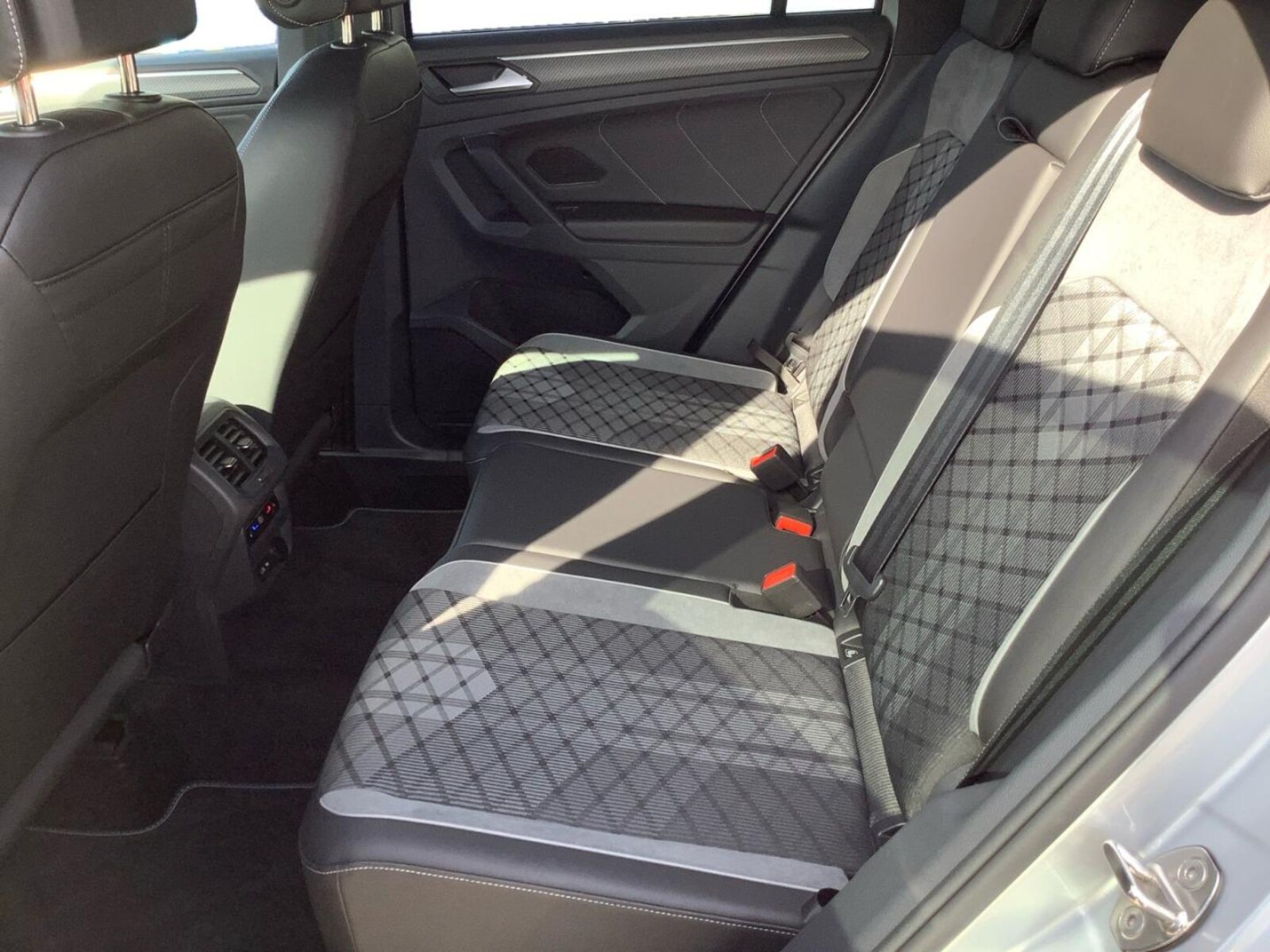 Volkswagen Tiguan – Bild 10