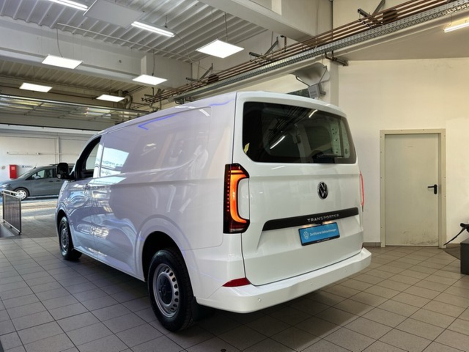 Volkswagen Transporter Kasten kurzer Radstand – Bild 10