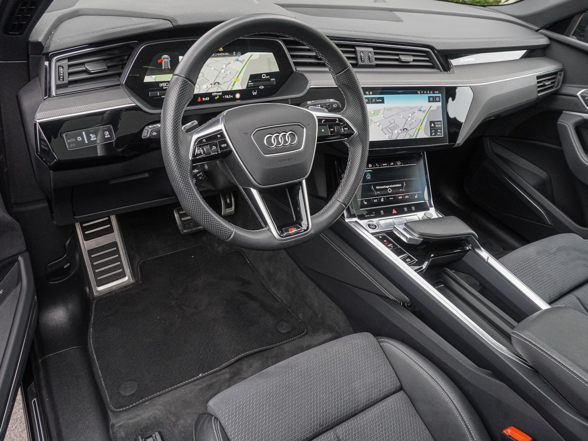 Audi Q8 e-tron S line