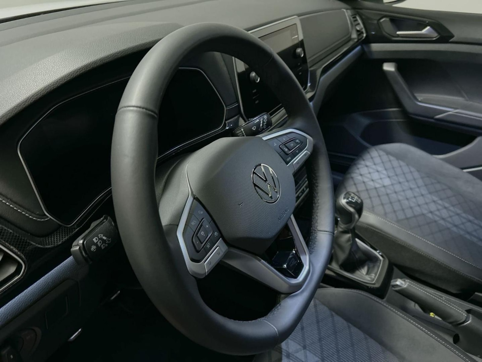 Volkswagen T-Cross – Bild 9