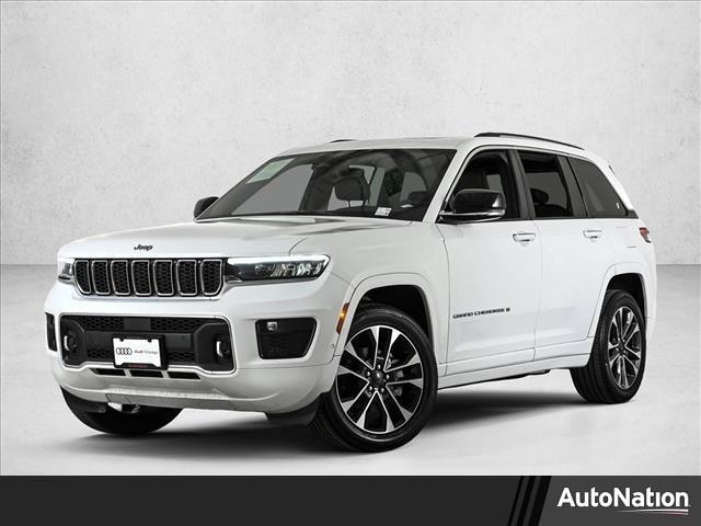 2023 Jeep Grand Cherokee Overland's photo