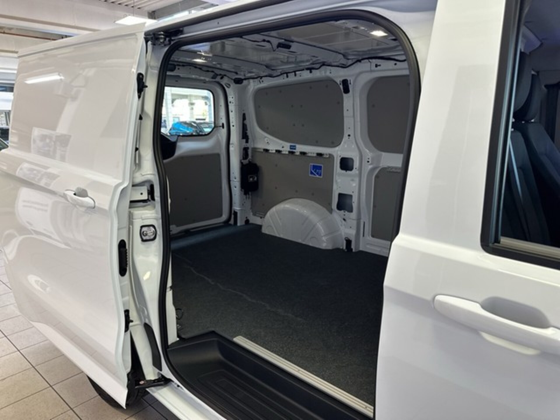 Volkswagen Transporter Kasten kurzer Radstand