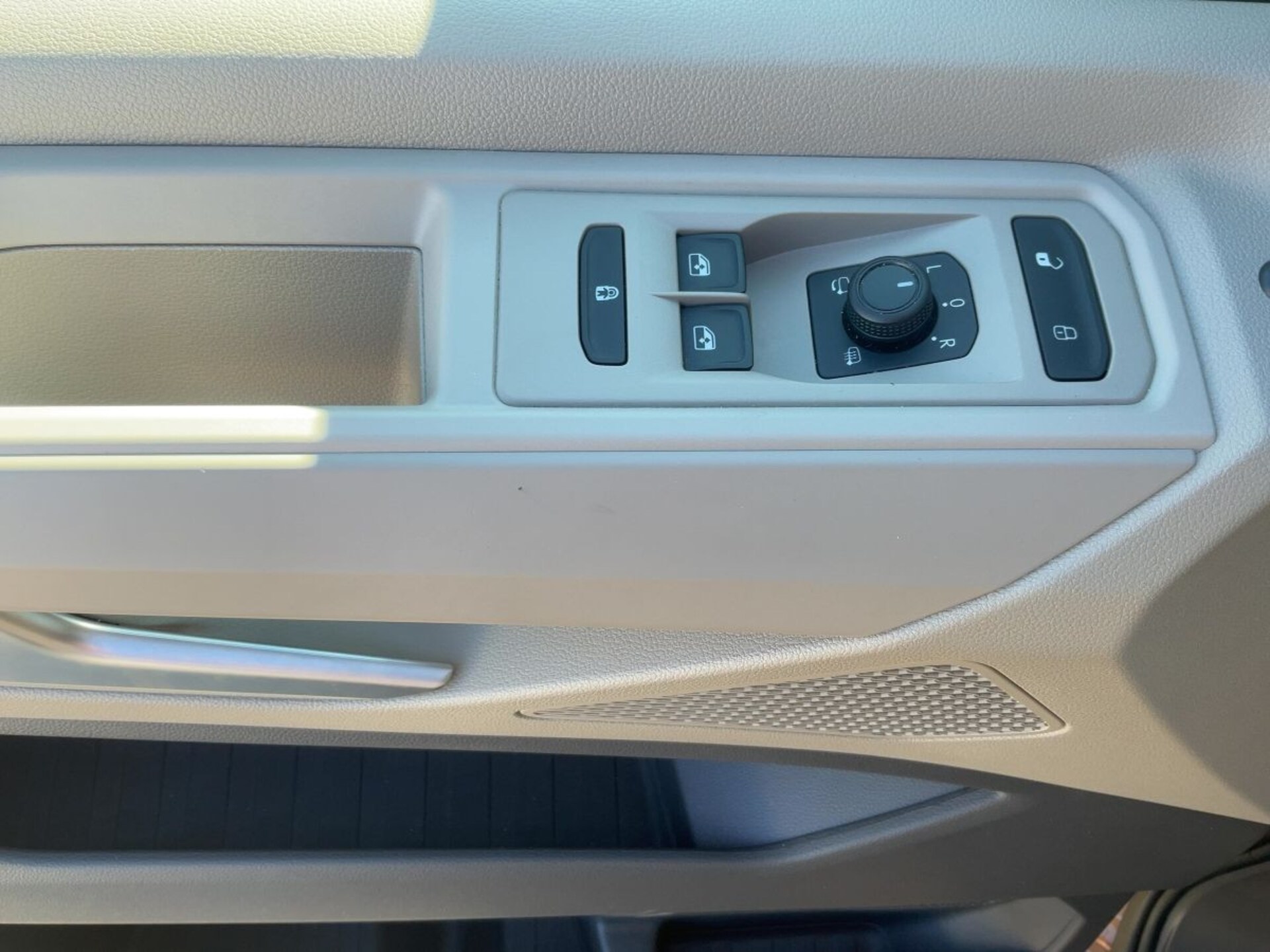 Volkswagen Multivan Basis-Modell