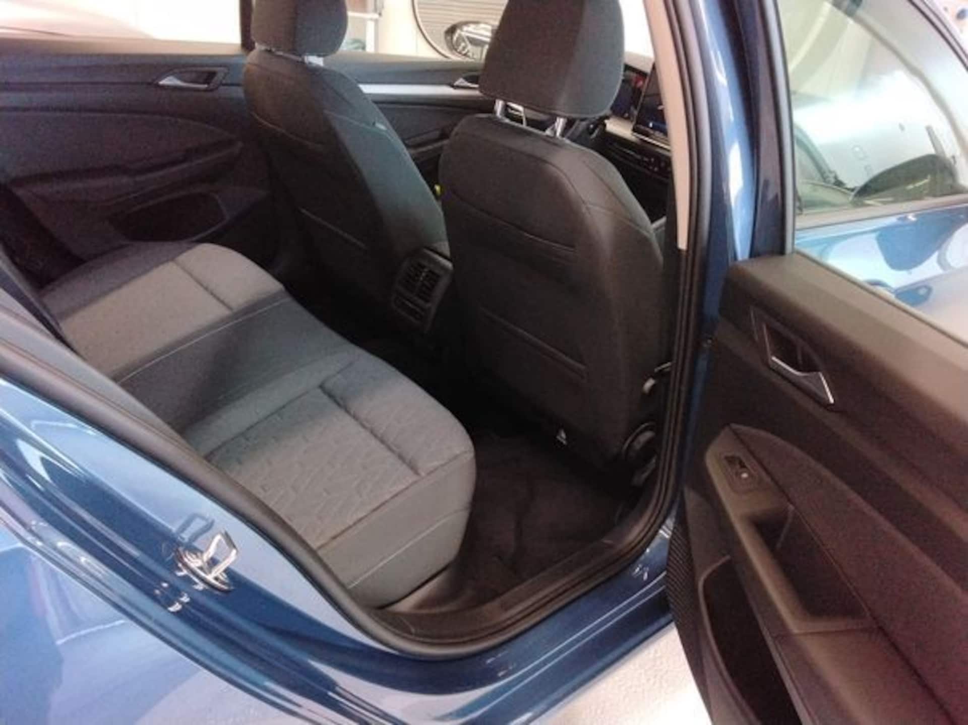 Volkswagen Golf Variant Life