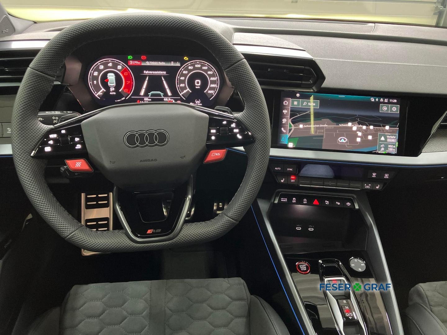 Bild über Audi RS 3 Limousine TFSI quattro 294 kW S tronic - für weitere Informationen kontaktieren Sie den Audi Partner