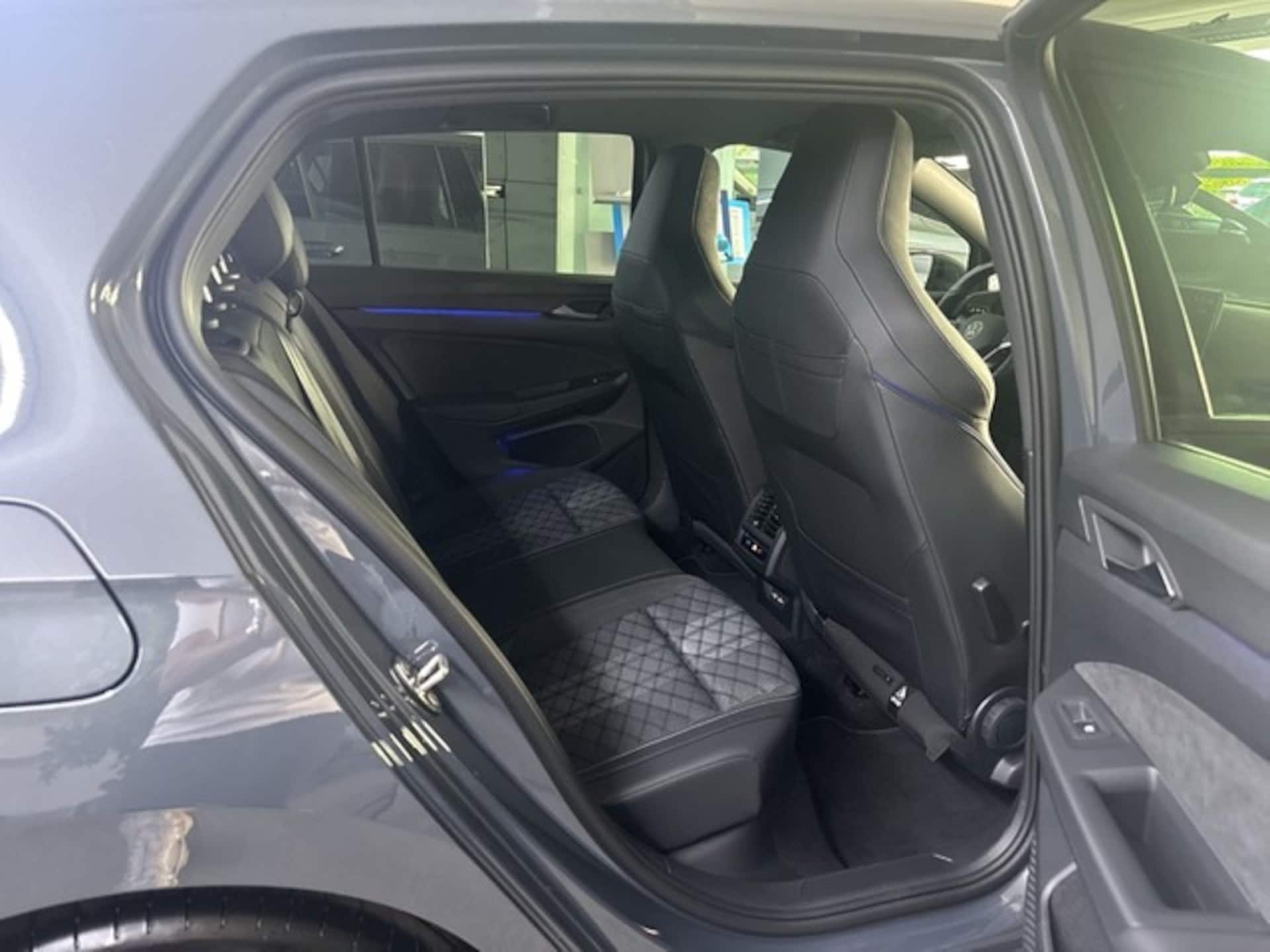 Volkswagen Golf R-Line