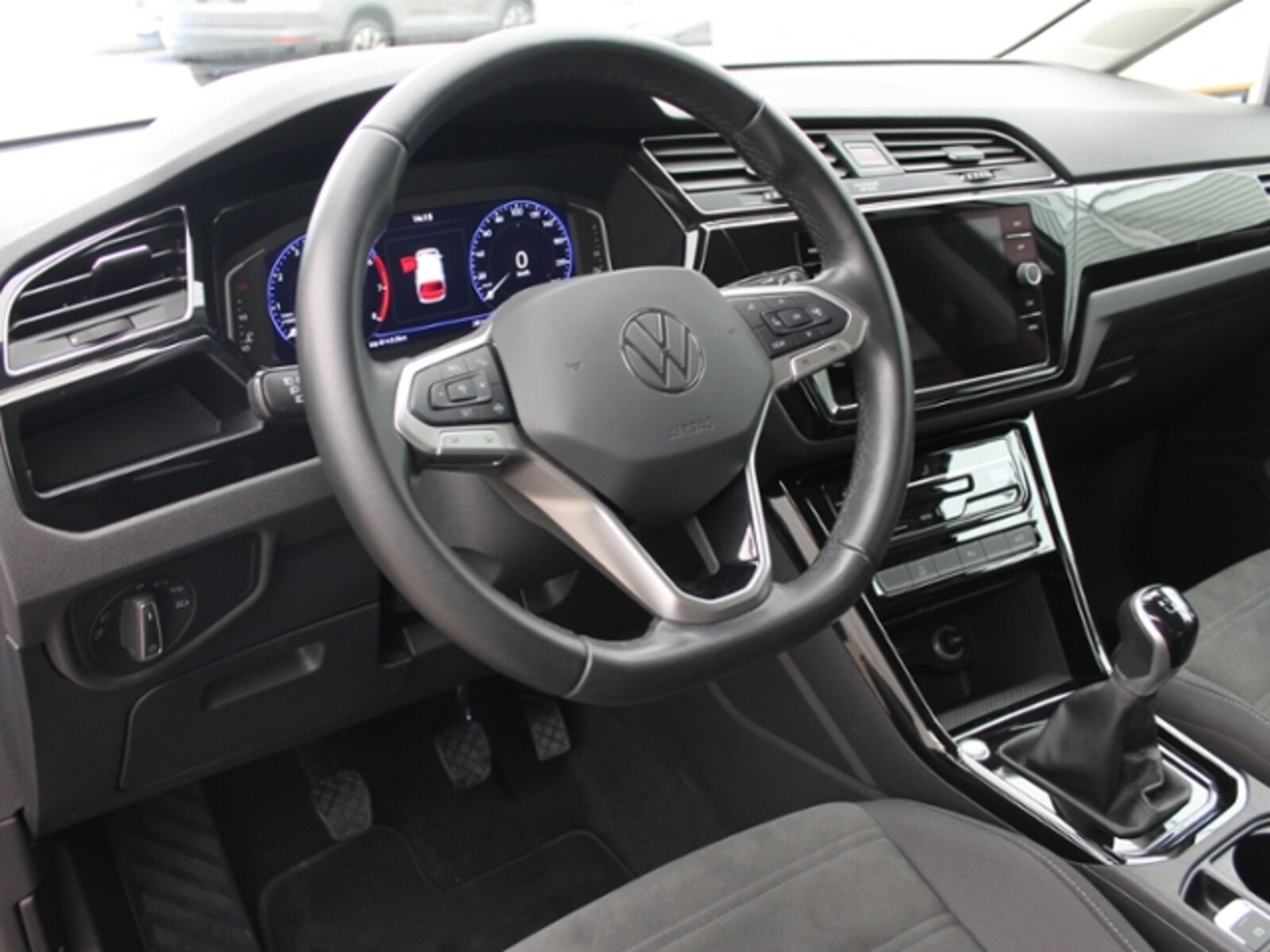 Volkswagen Touran – Bild 11