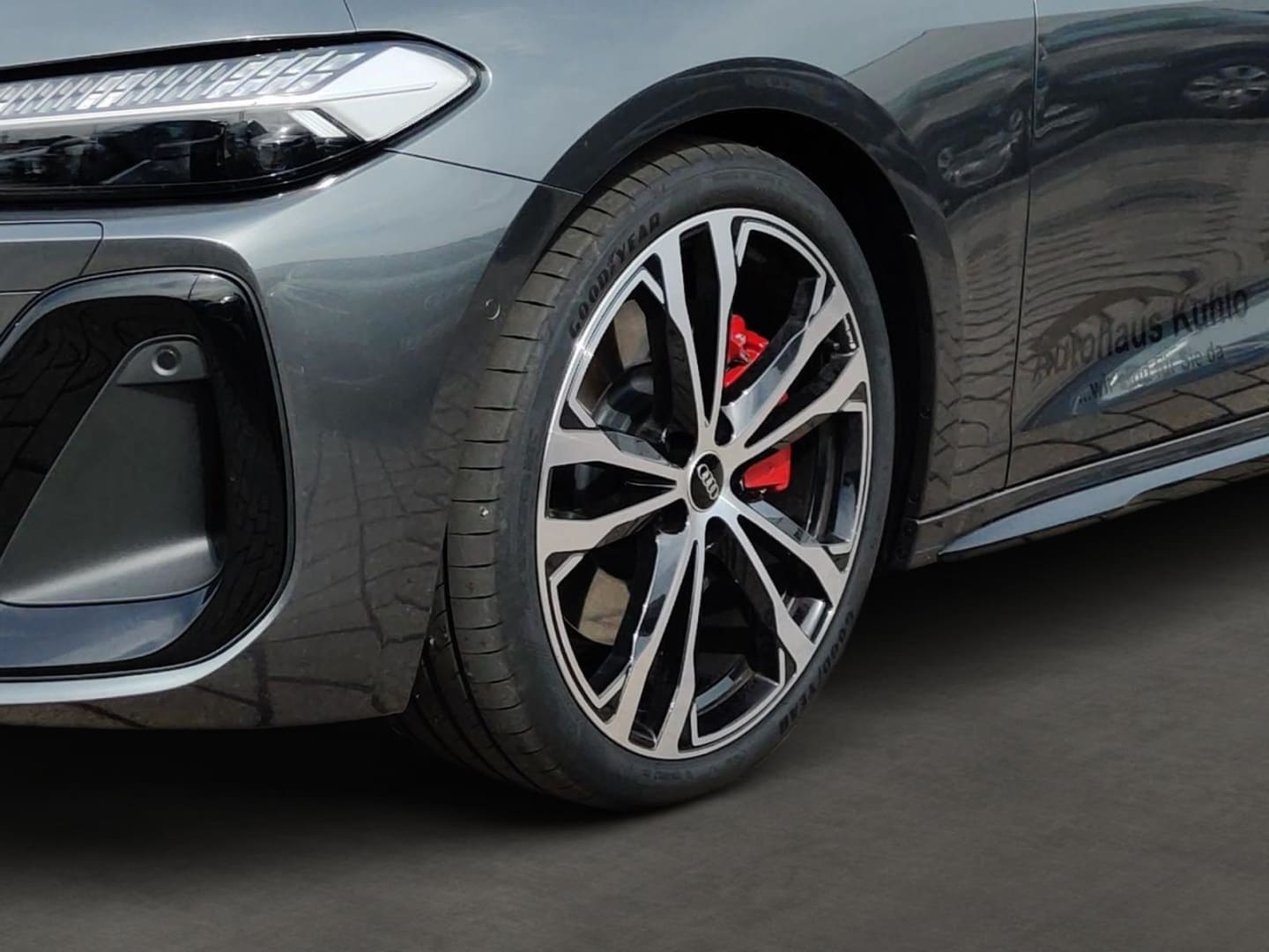 Bild über Audi A5 Avant e-hybrid e-hybrid quattro 270 kW S tronic - für weitere Informationen kontaktieren Sie den Audi Partner