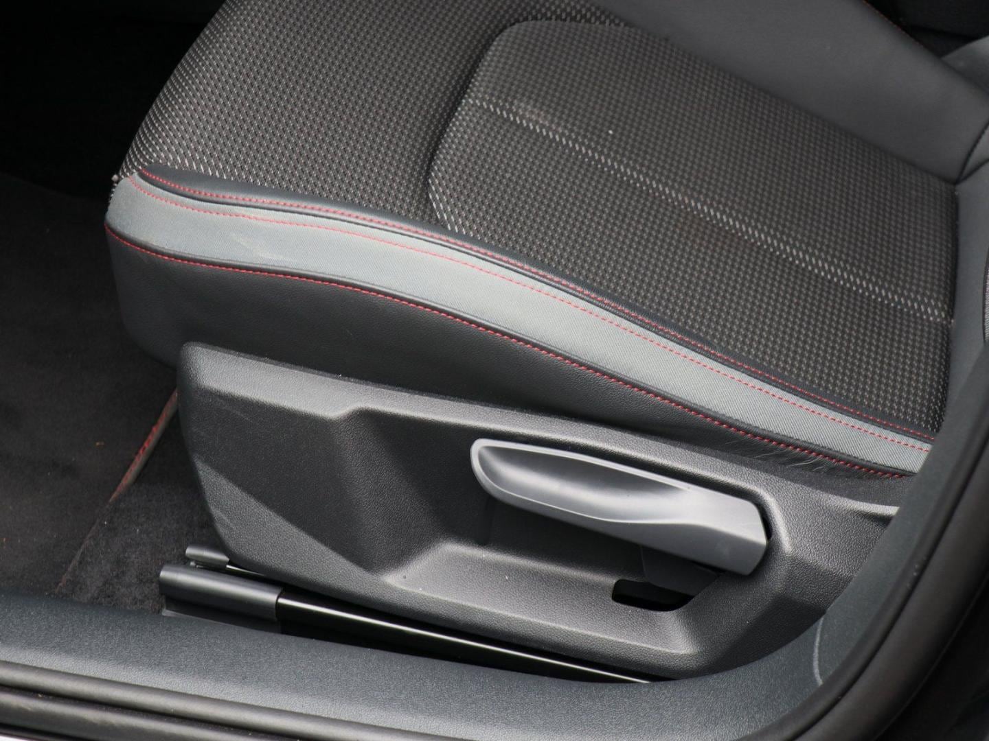Bild über Audi A1 Sportback S line 35 TFSI S tronic - für weitere Informationen kontaktieren Sie den Audi Partner