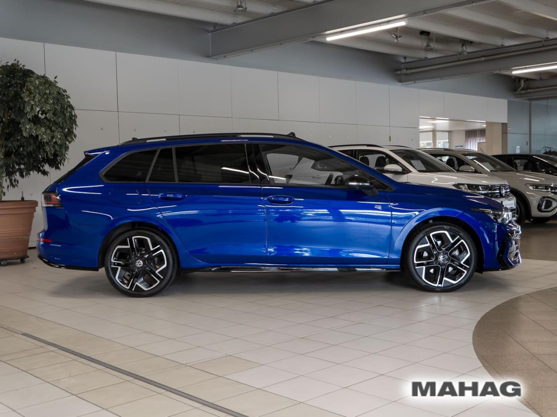 Volkswagen Golf Variant R-Line