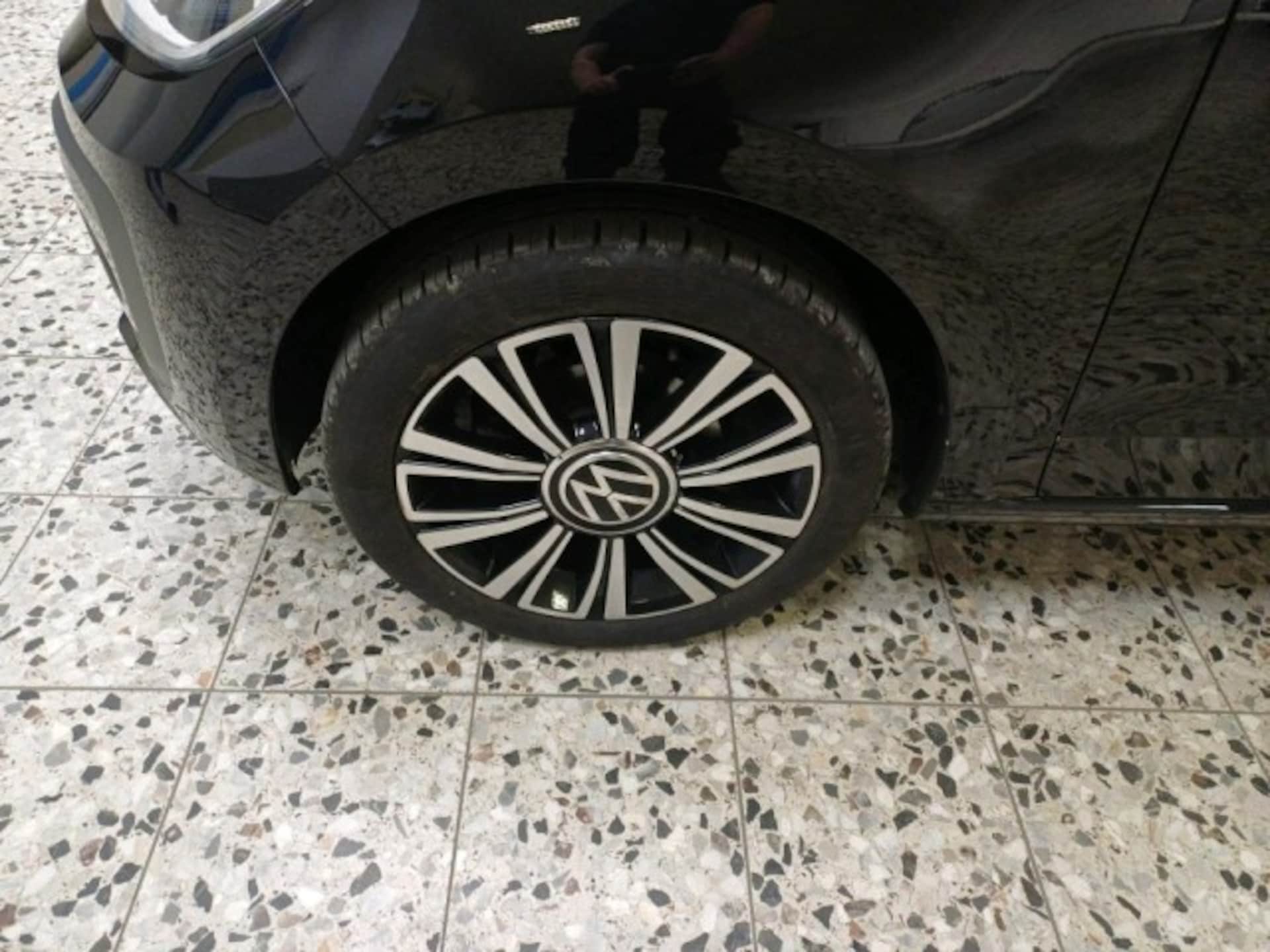Volkswagen up! ACTIVE