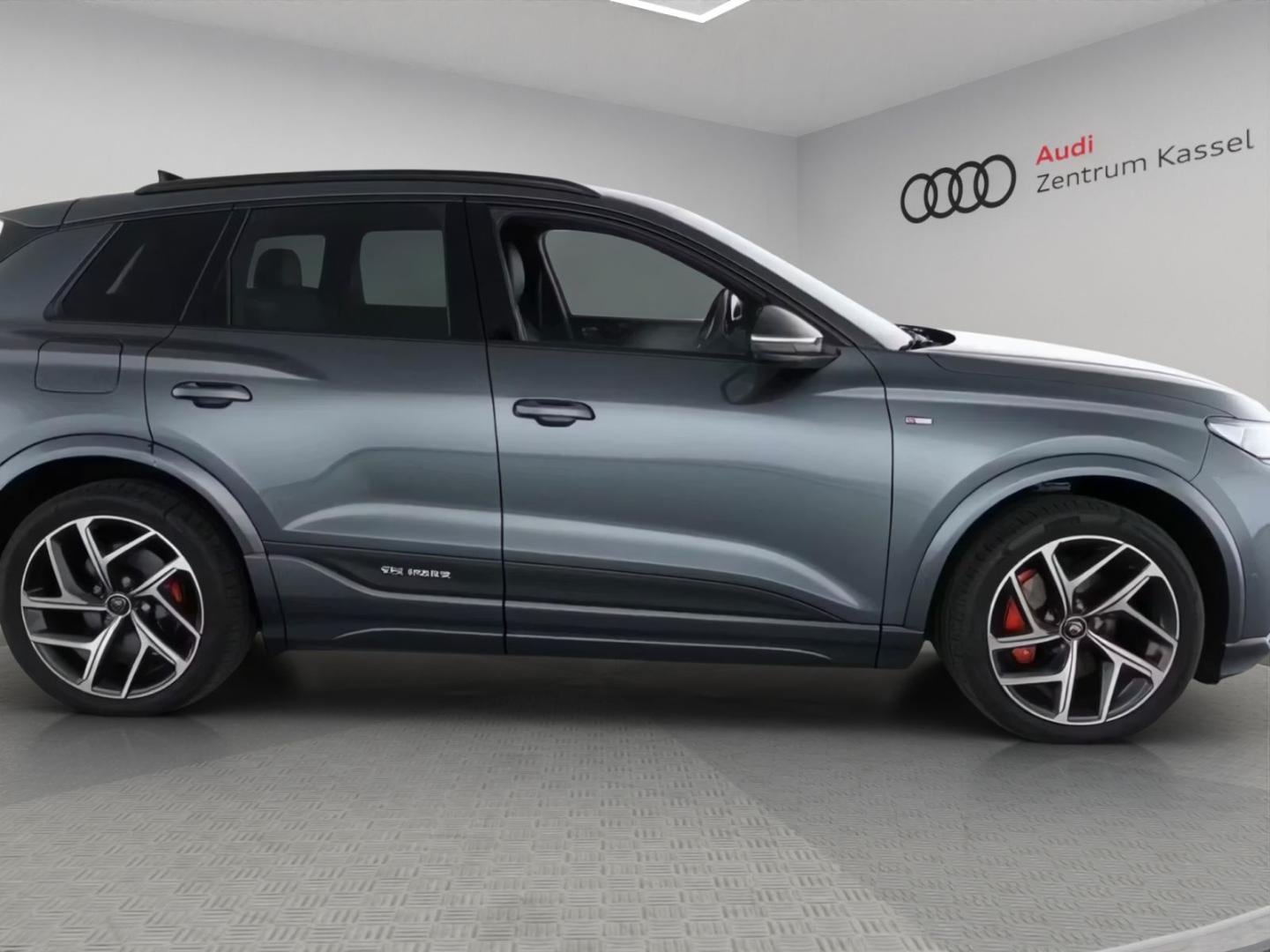 Bild über Audi Q6 SUV e-tron S line business e-tron performance 225 kW - für weitere Informationen kontaktieren Sie den Audi Partner
