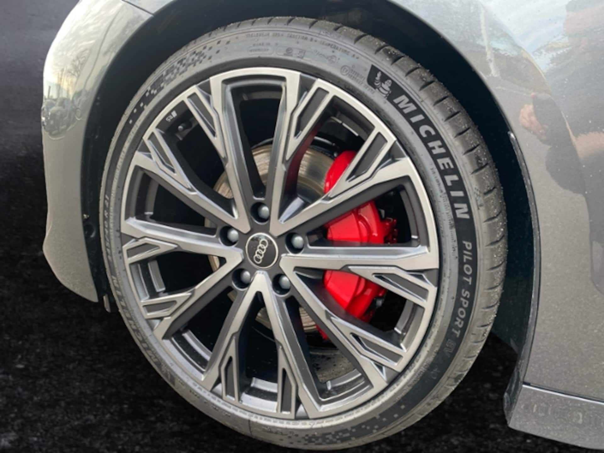 Audi A6 Avant e-tron edition one