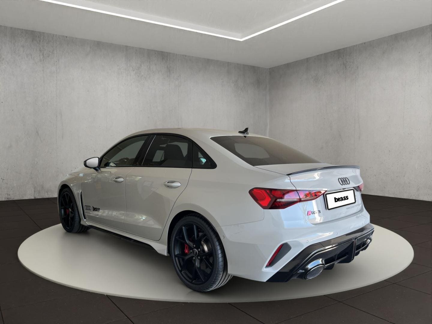 Bild über Audi RS 3 Limousine TFSI quattro 294 kW S tronic - für weitere Informationen kontaktieren Sie den Audi Partner