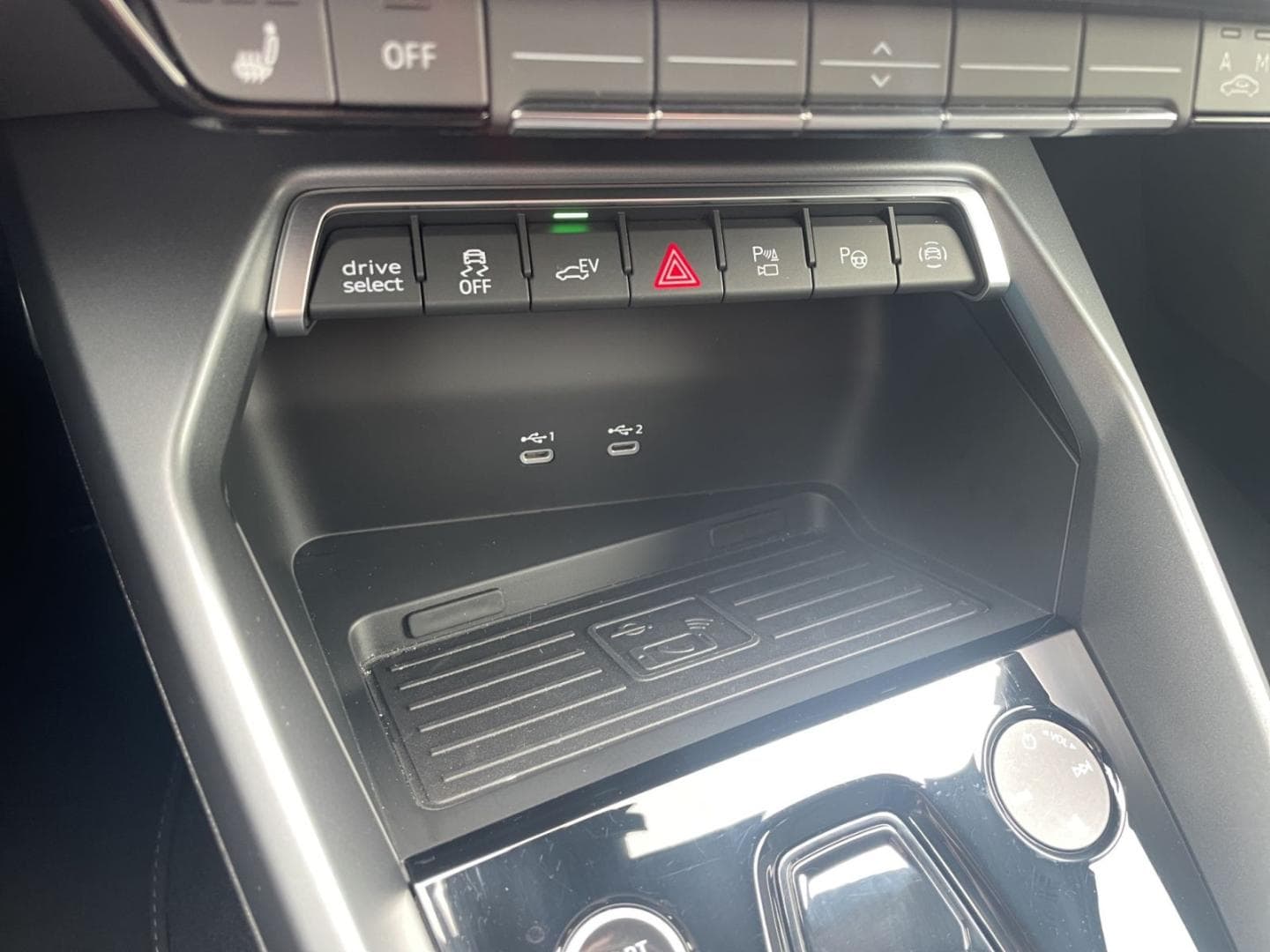 Bild über Audi A3 Sportback TFSI e S line 45 TFSI e S tronic - für weitere Informationen kontaktieren Sie den Audi Partner