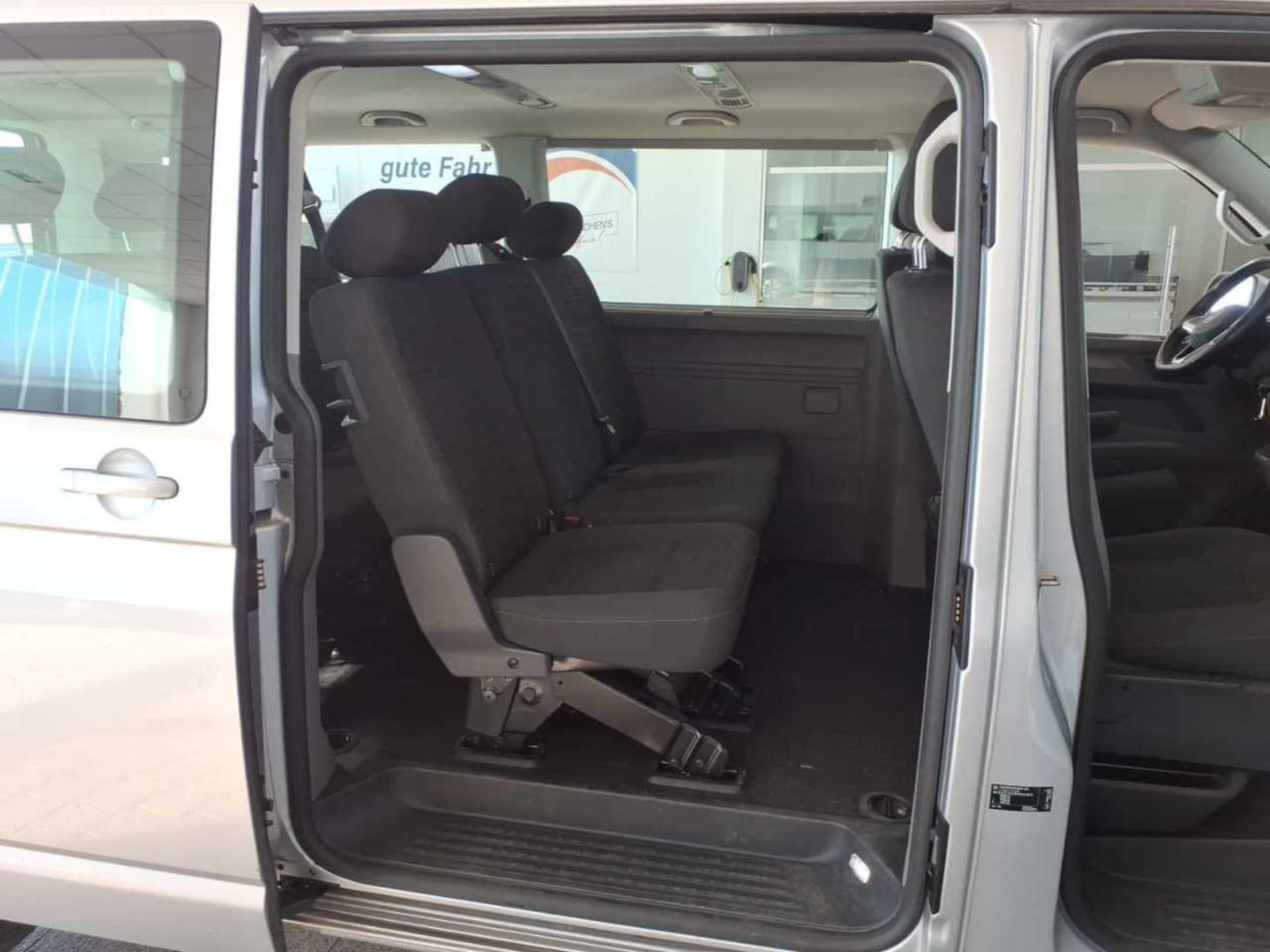 Volkswagen T6.1 Caravelle langer Radstand Comfortline