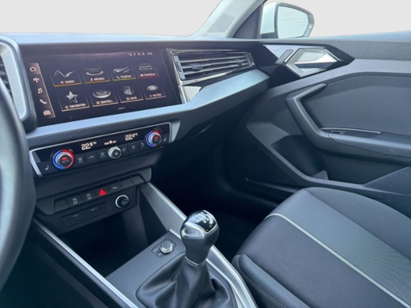 Bild über Audi A1 Sportback advanced 25 TFSI Schaltgetriebe - für weitere Informationen kontaktieren Sie den Audi Partner