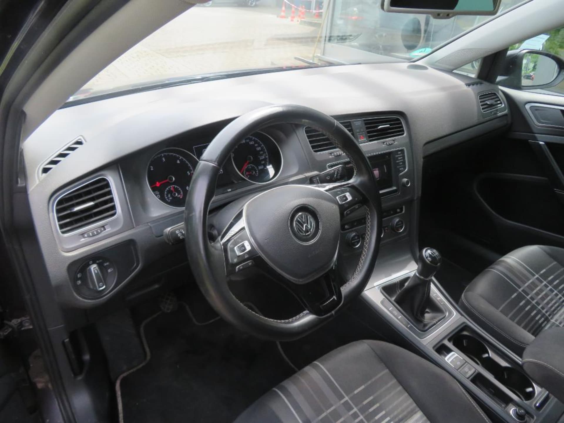 Volkswagen Golf LOUNGE