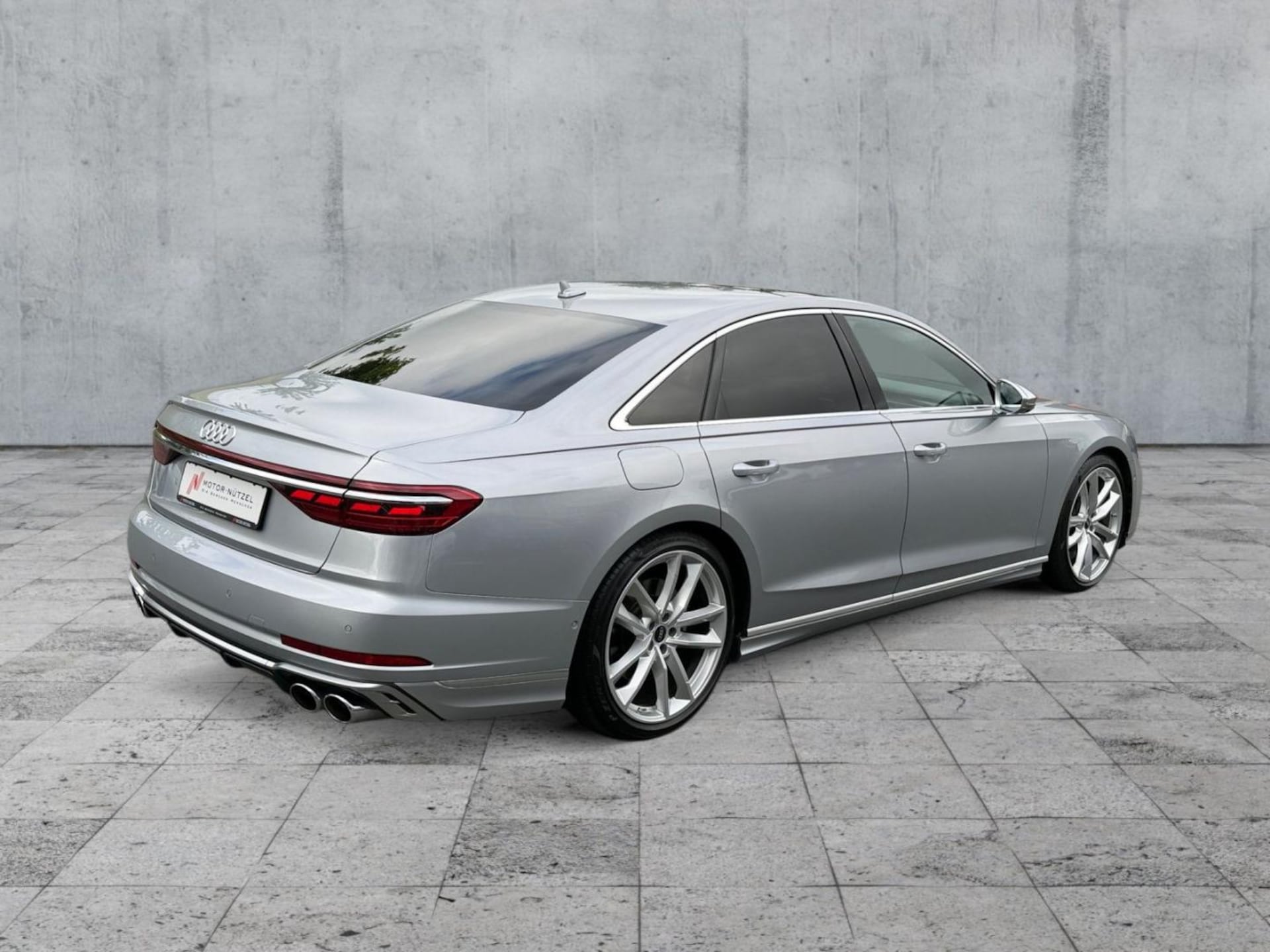 Audi S8