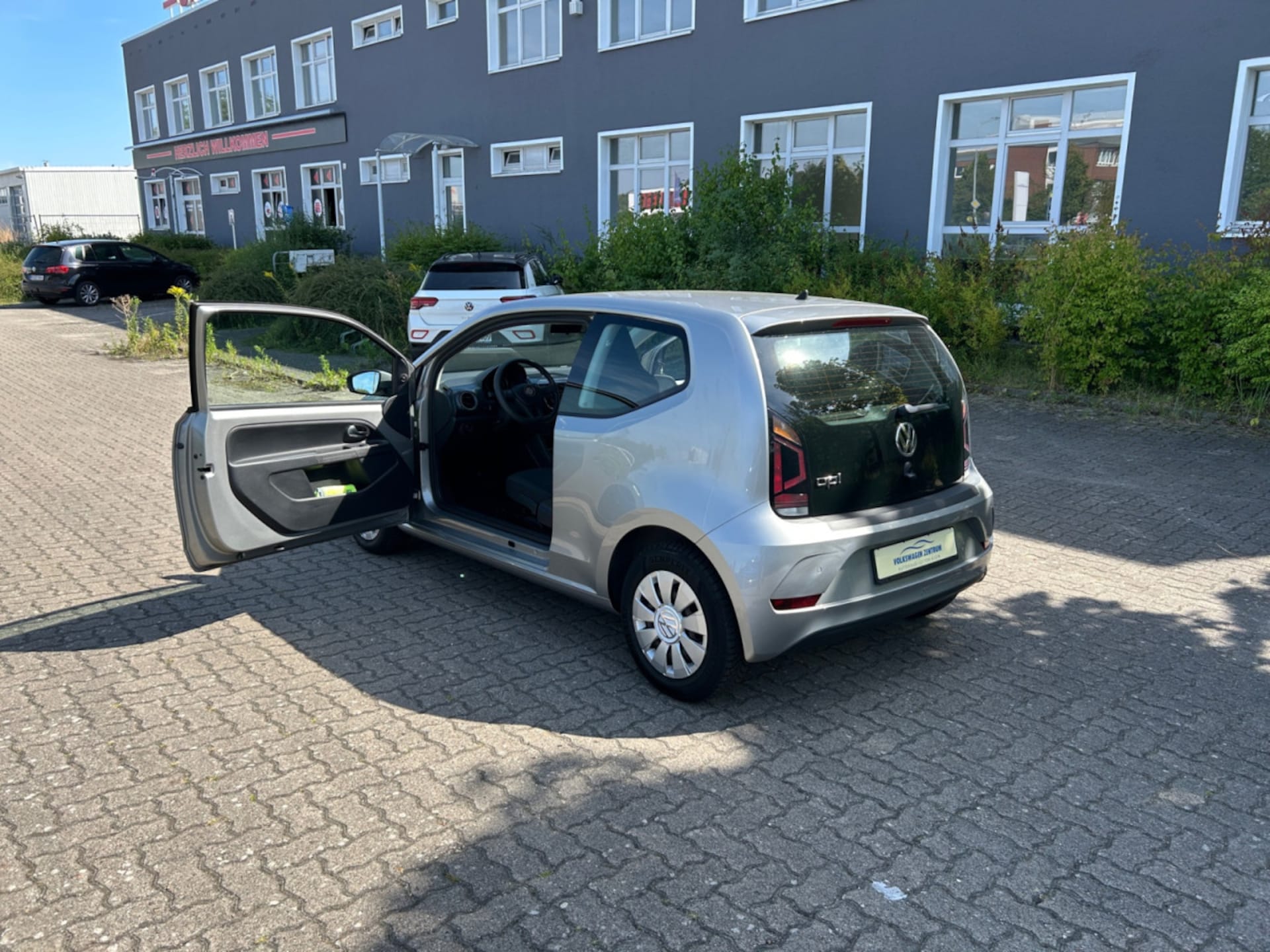 Volkswagen up! move up!