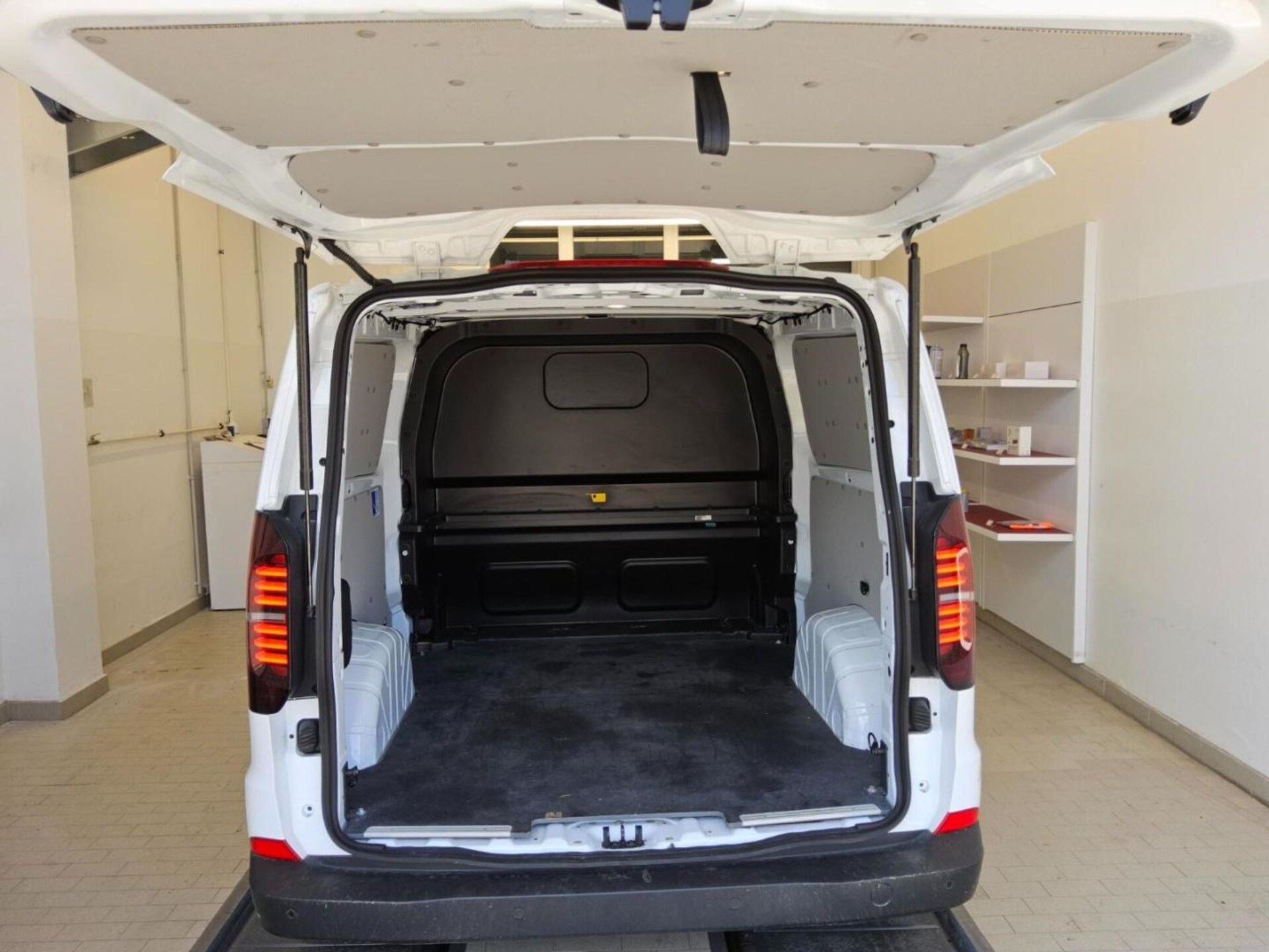 Volkswagen Transporter Kasten langer Radstand Plus