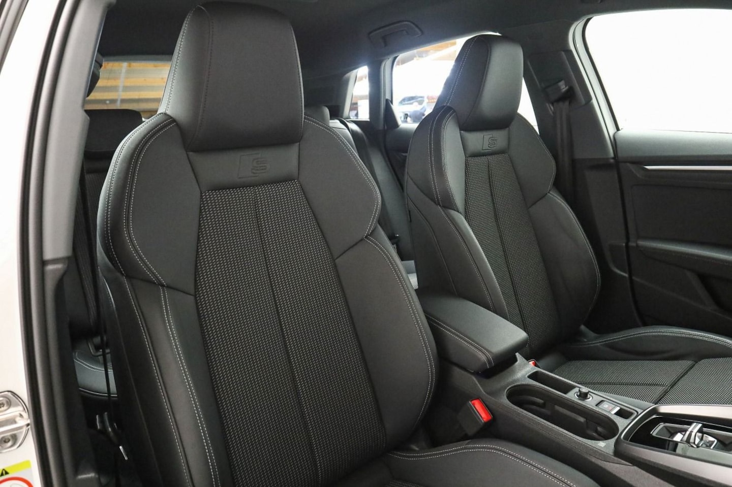 Bild über Audi S3 Sportback TFSI quattro S tronic - für weitere Informationen kontaktieren Sie den Audi Partner