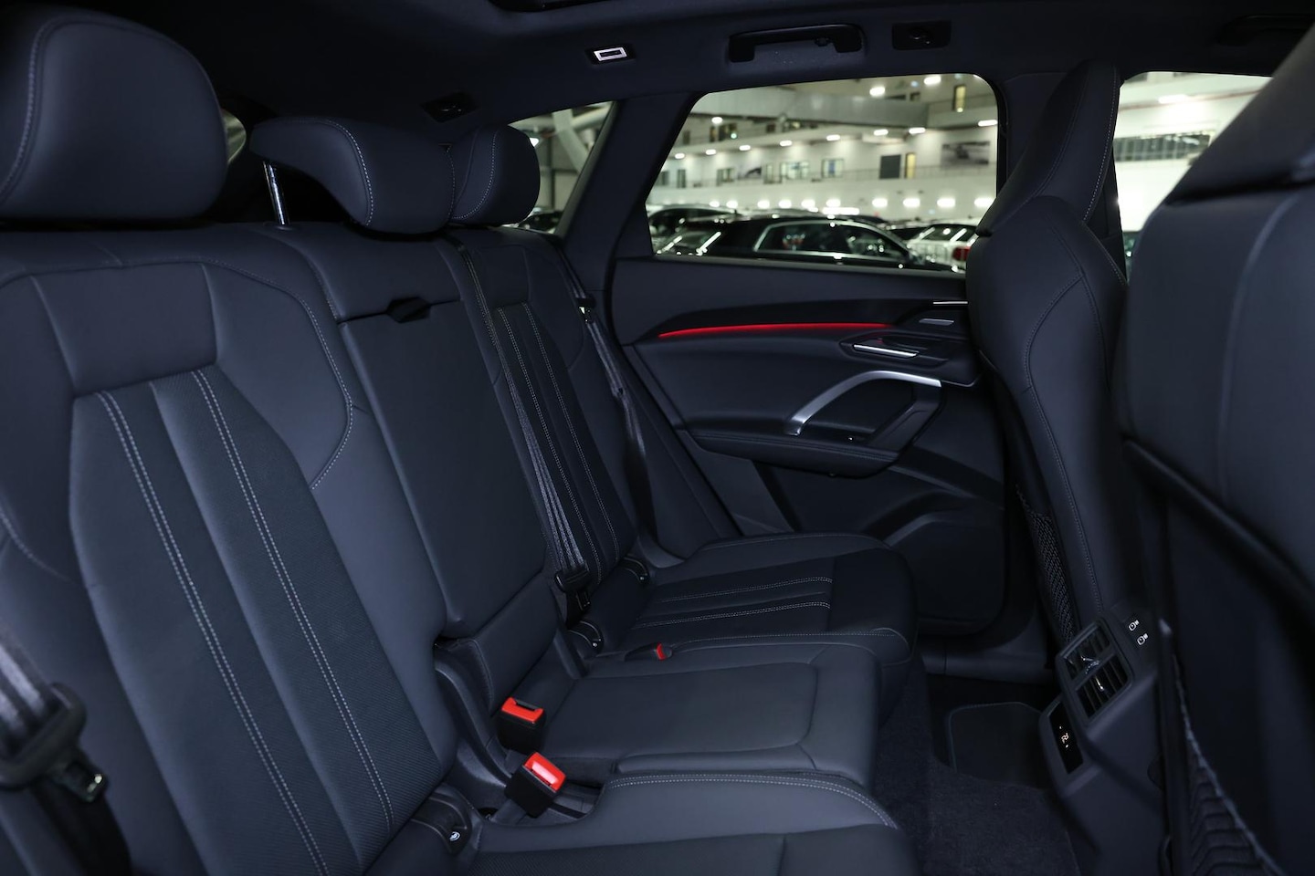 Image about Audi Q5 SUV e-hybrid quattro S tronic