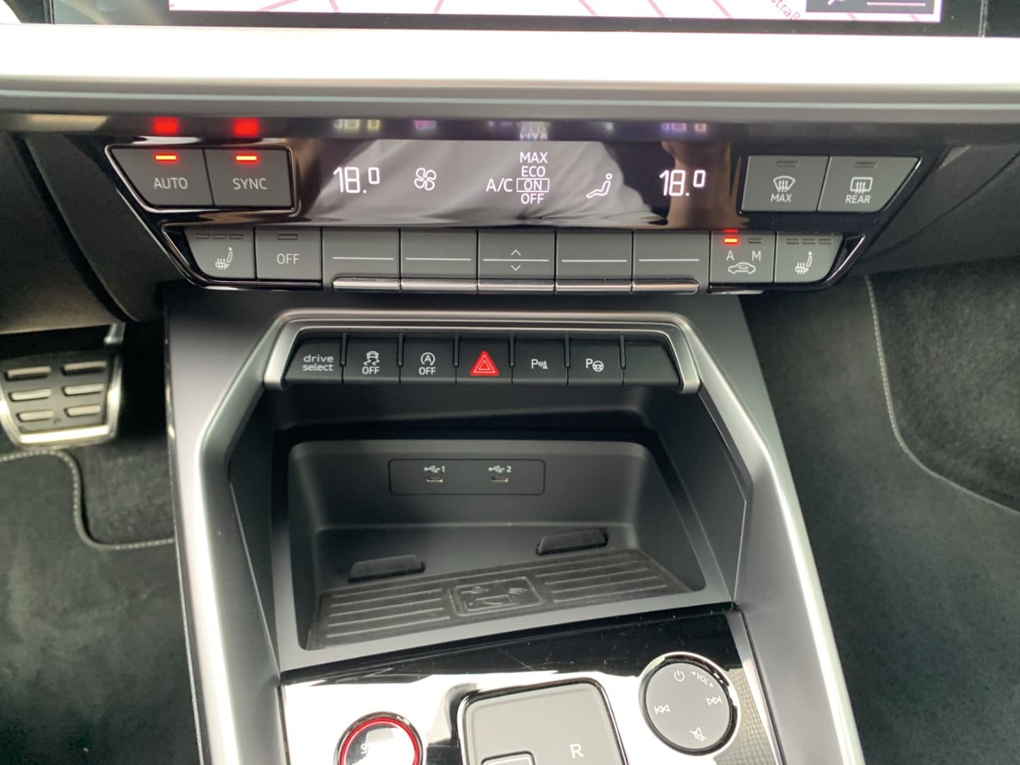 Bild über Audi S3 Sportback TFSI quattro S tronic - für weitere Informationen kontaktieren Sie den Audi Partner