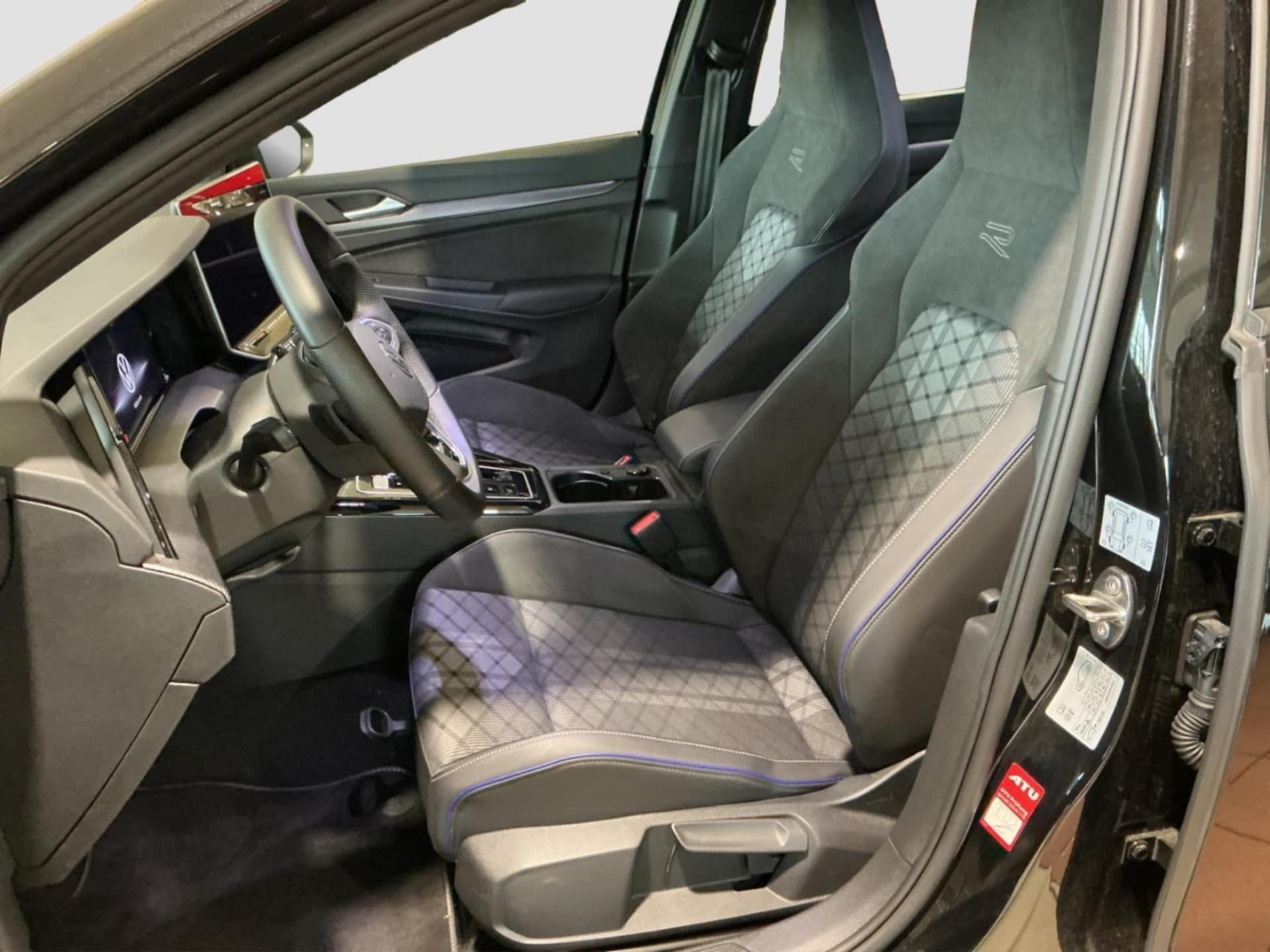 Volkswagen Golf R-Line