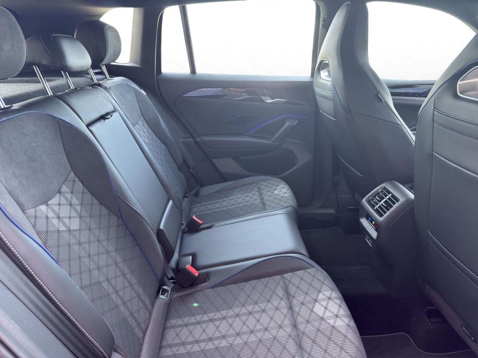 Volkswagen Tiguan – Bild 16