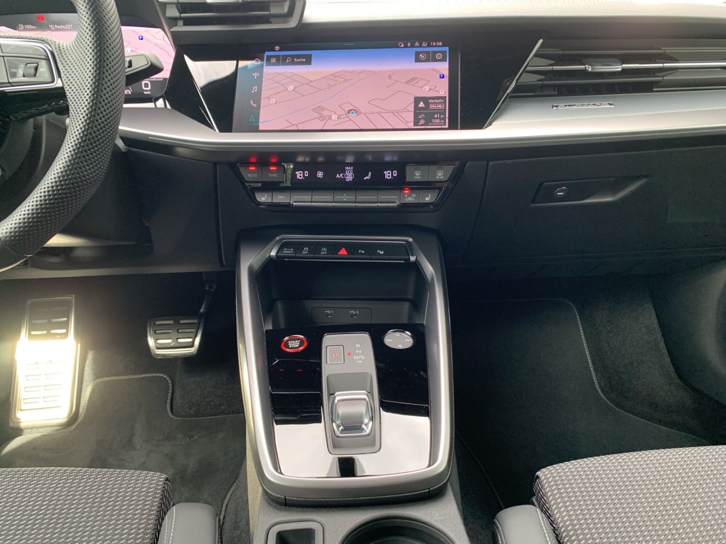 Bild über Audi S3 Sportback TFSI quattro S tronic - für weitere Informationen kontaktieren Sie den Audi Partner