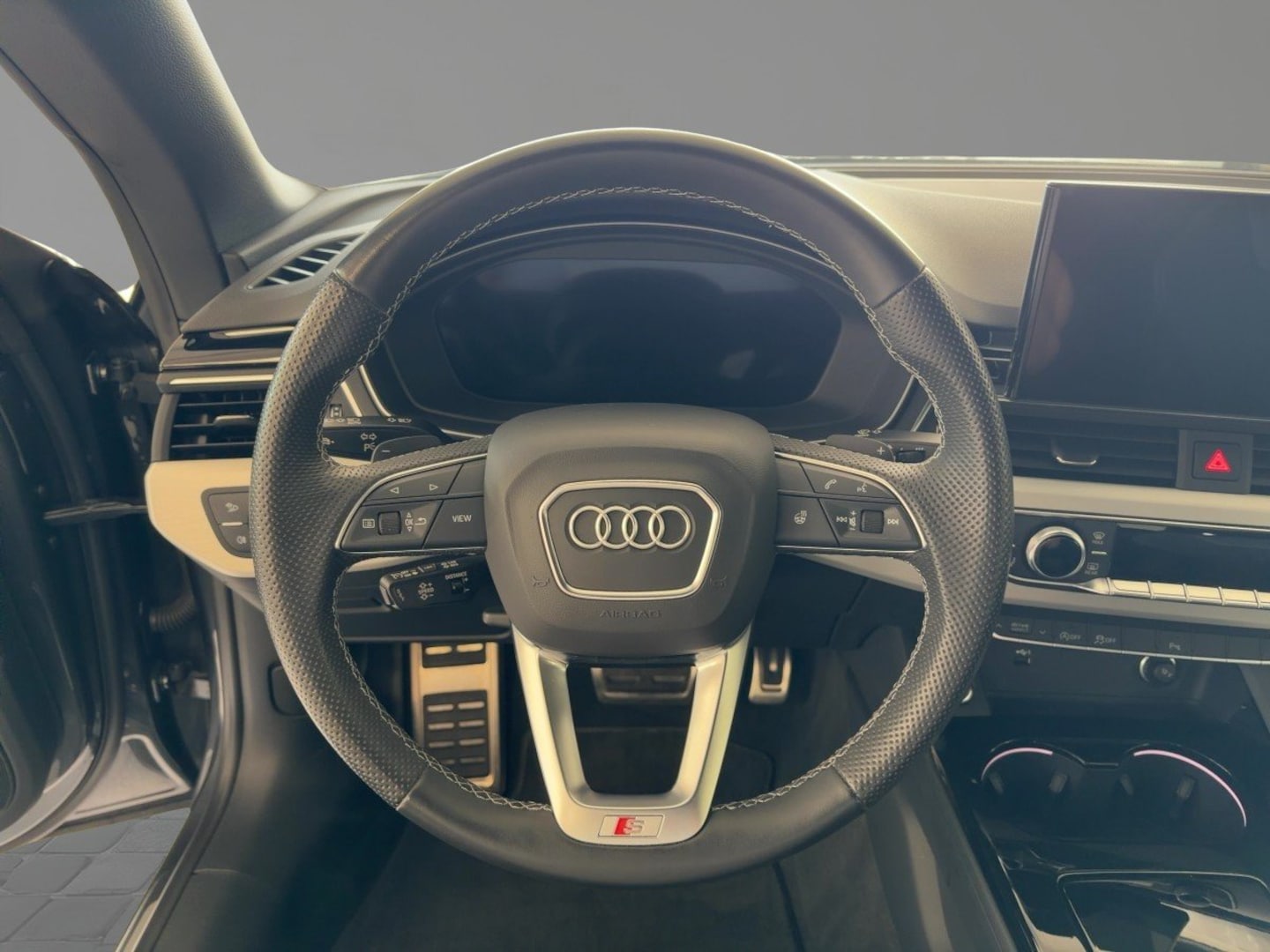 Bild über Audi A5 Cabriolet S line 40 TFSI quattro S tronic - für weitere Informationen kontaktieren Sie den Audi Partner