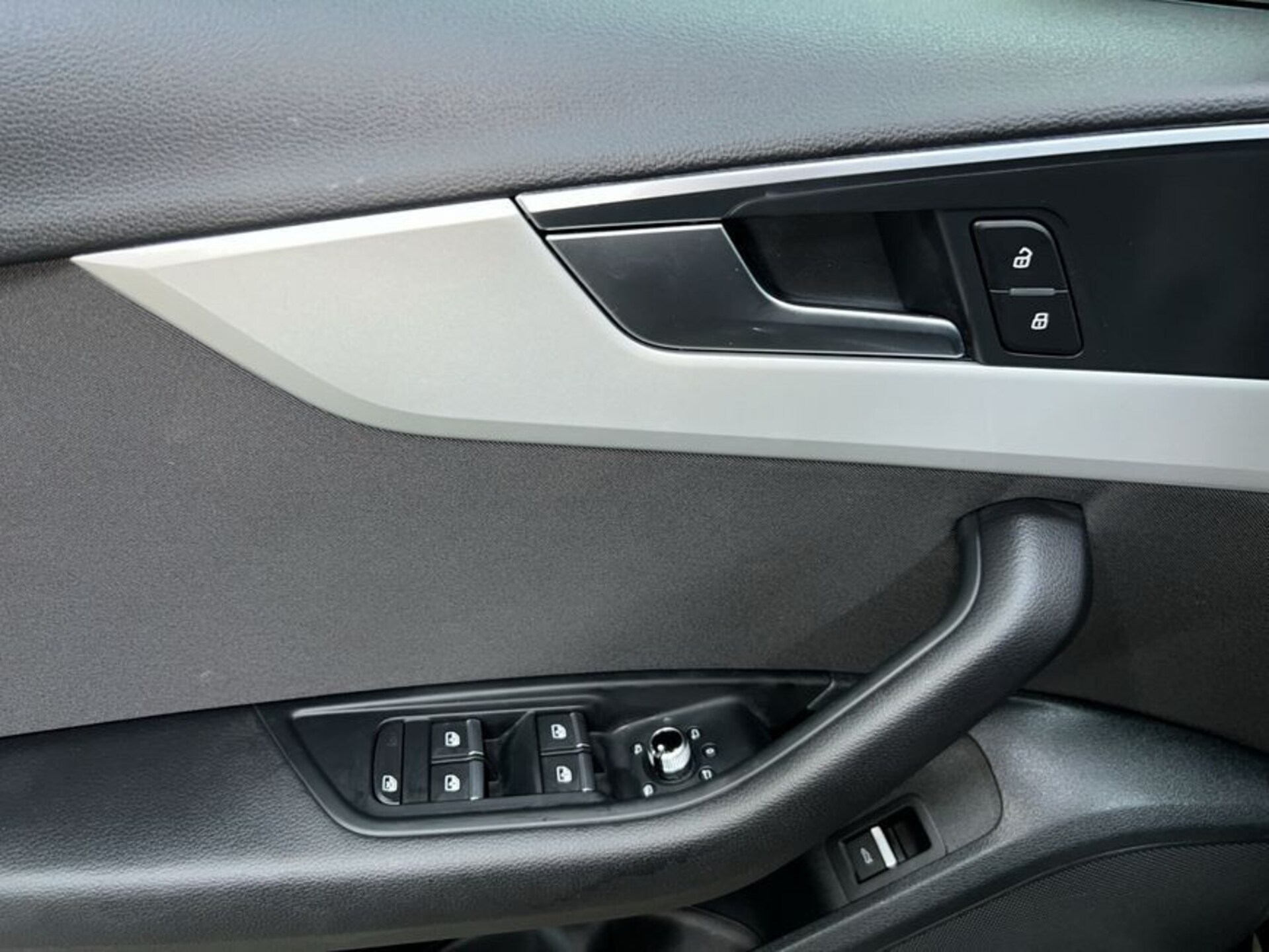 Audi A4 Avant S line