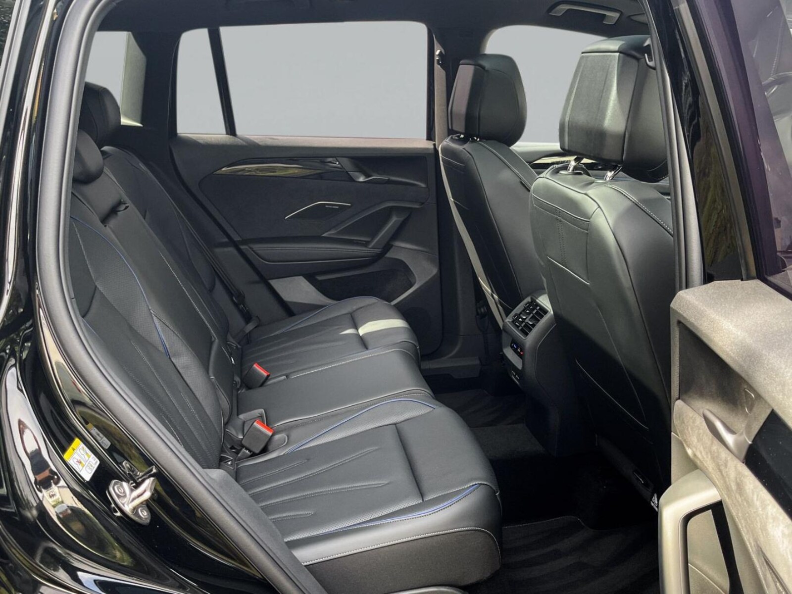 Volkswagen Tiguan – Bild 12