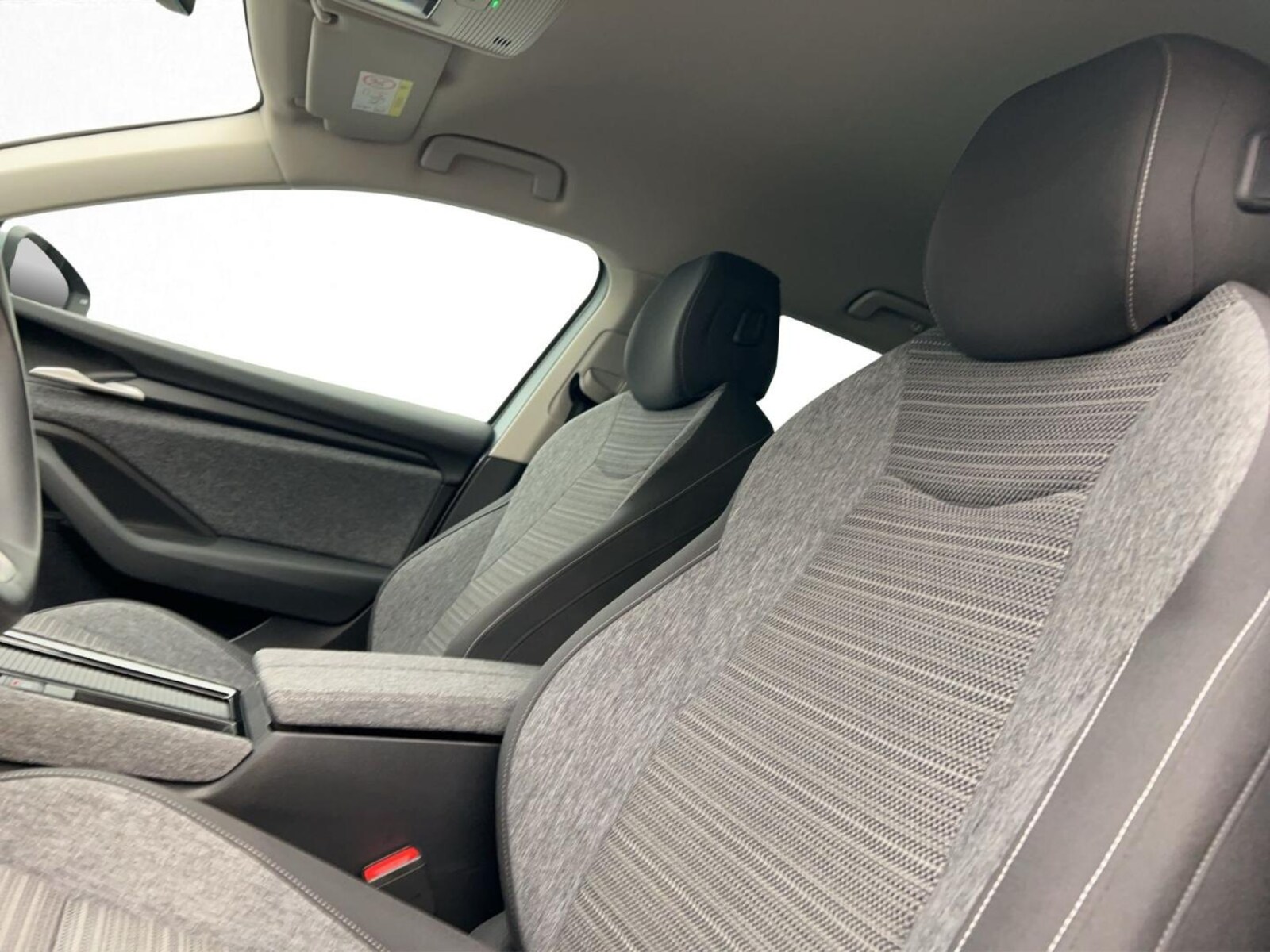 Škoda Superb Combi – Bild 11