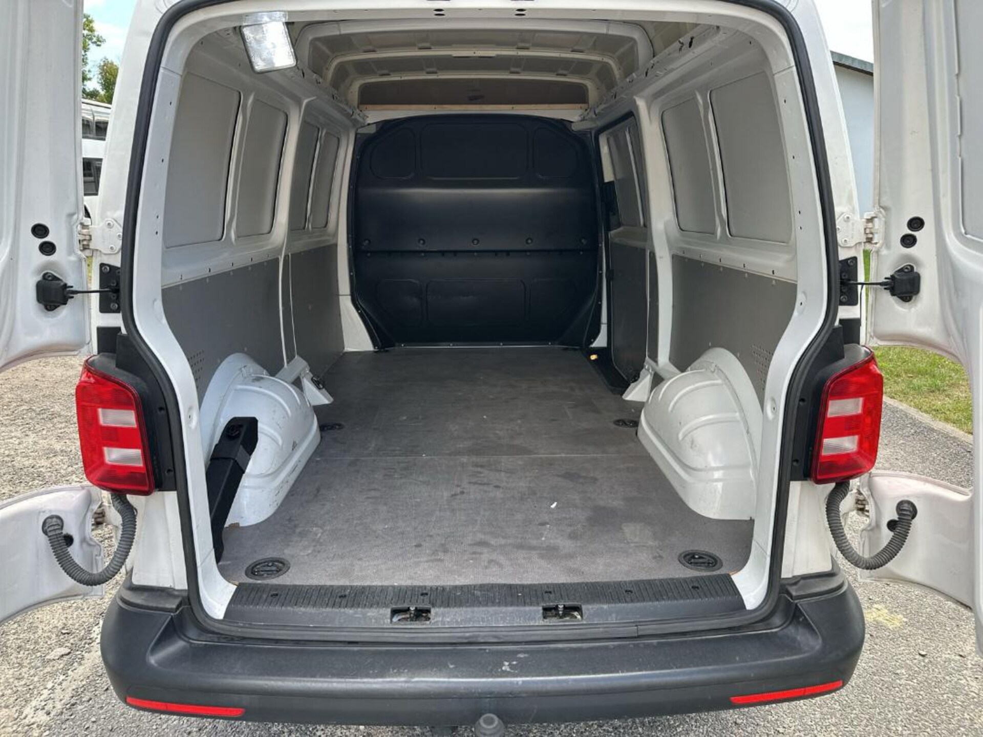 Volkswagen T6 Transporter Kasten langer Radstand