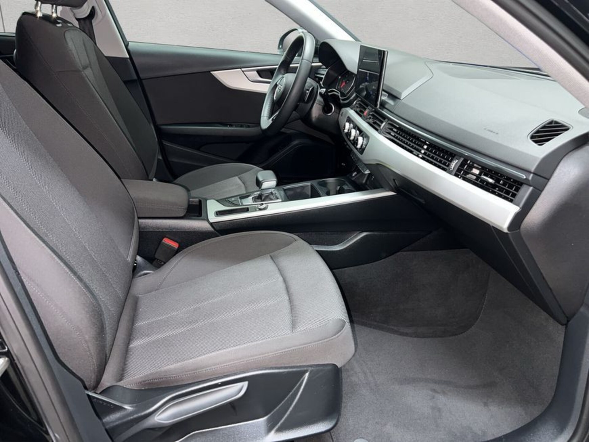 Audi A4 Avant S line